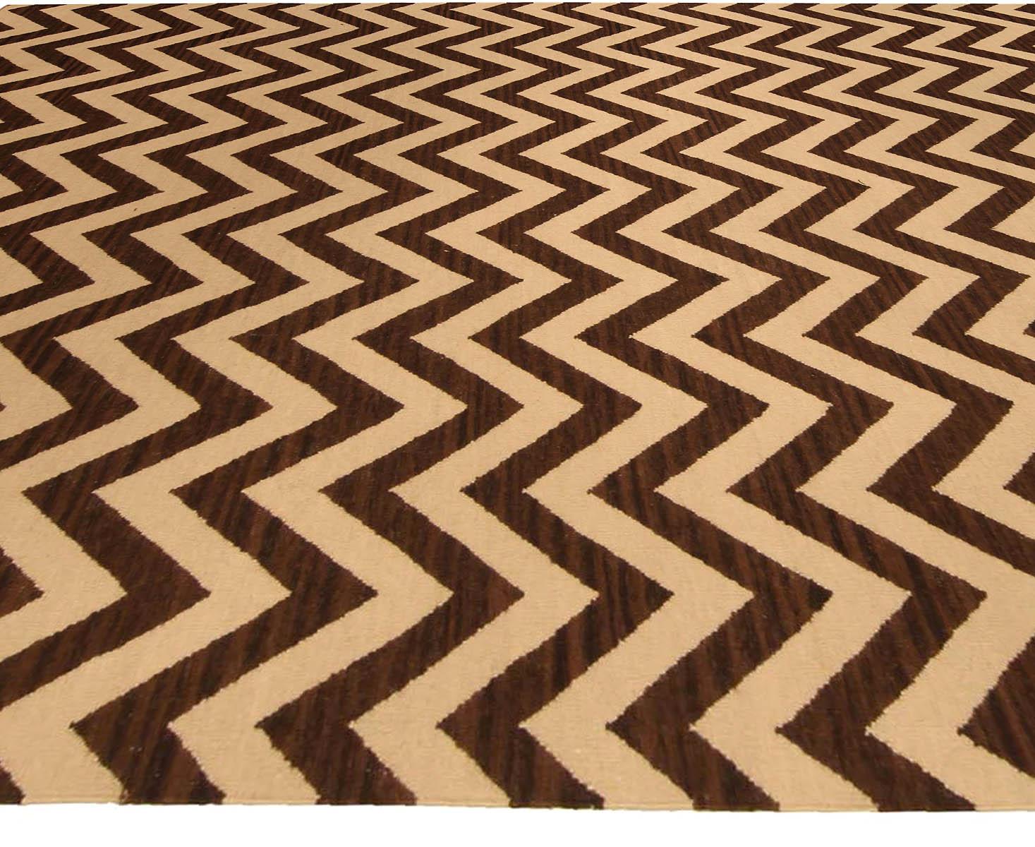 Modern Zig-Zag Design Handmade Wool Rug in Brown and Beige by Doris Leslie Blau (Handgeknüpft) im Angebot