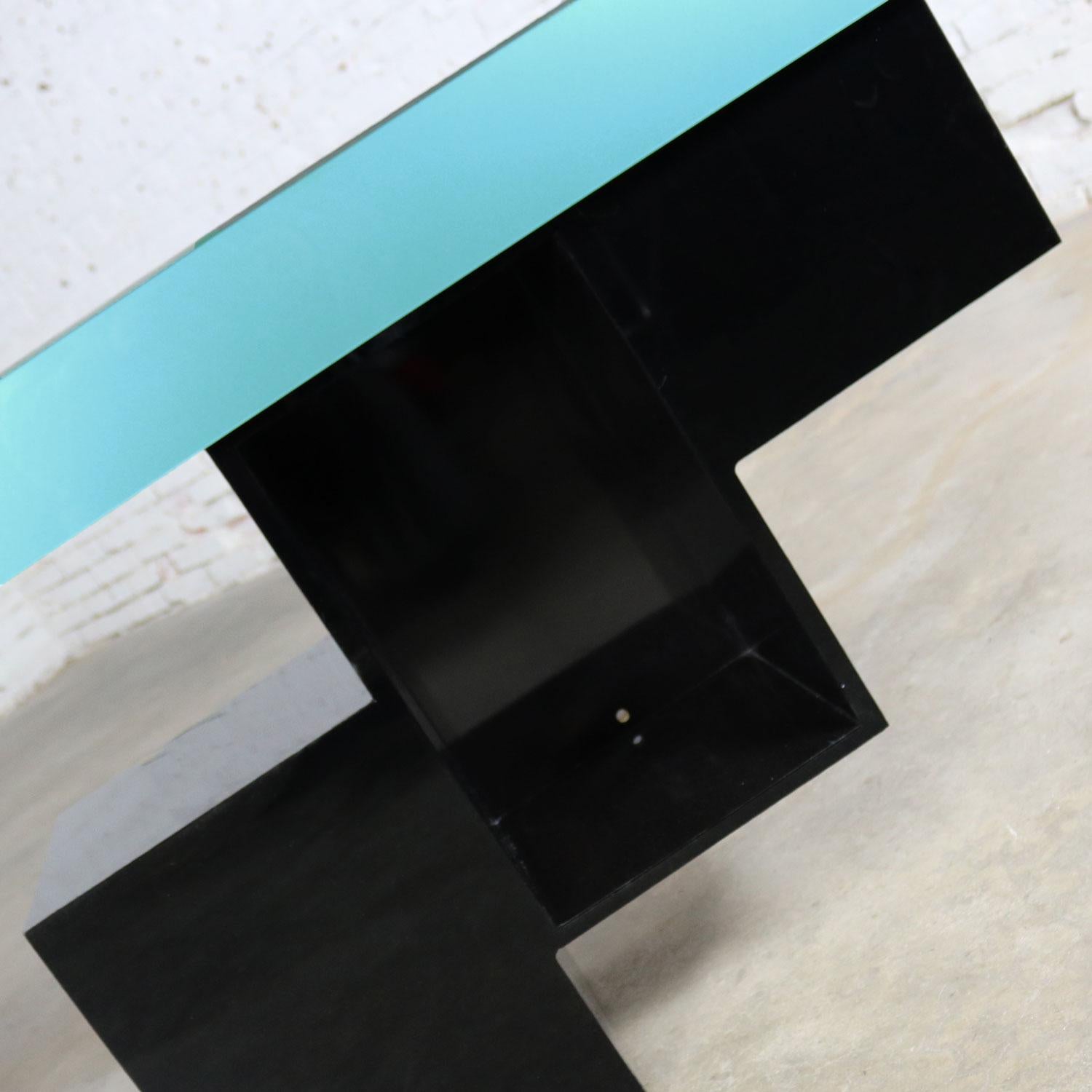 Modern Zig Zag Stepped Plexiglass Clad Console Table Credenza in Black and Teal For Sale 3