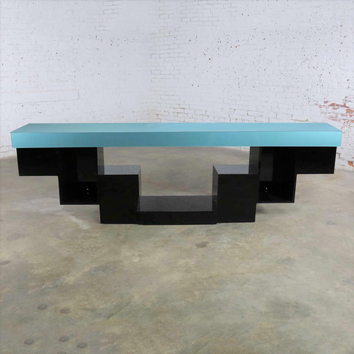 Moderne Crédence de table moderne en plexiglas à gradins Zig Zag en noir et sarcelle en vente