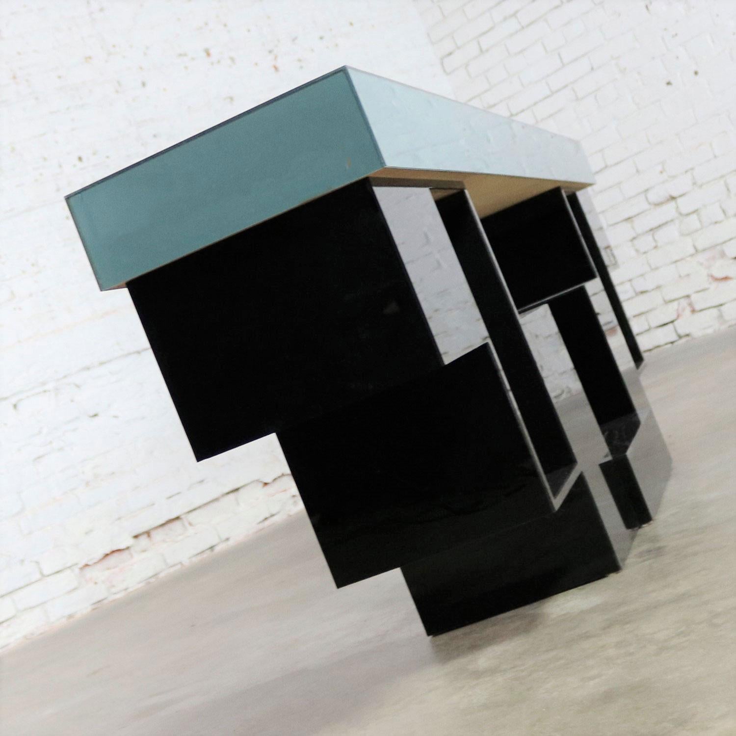 20th Century Modern Zig Zag Stepped Plexiglass Clad Console Table Credenza in Black and Teal For Sale