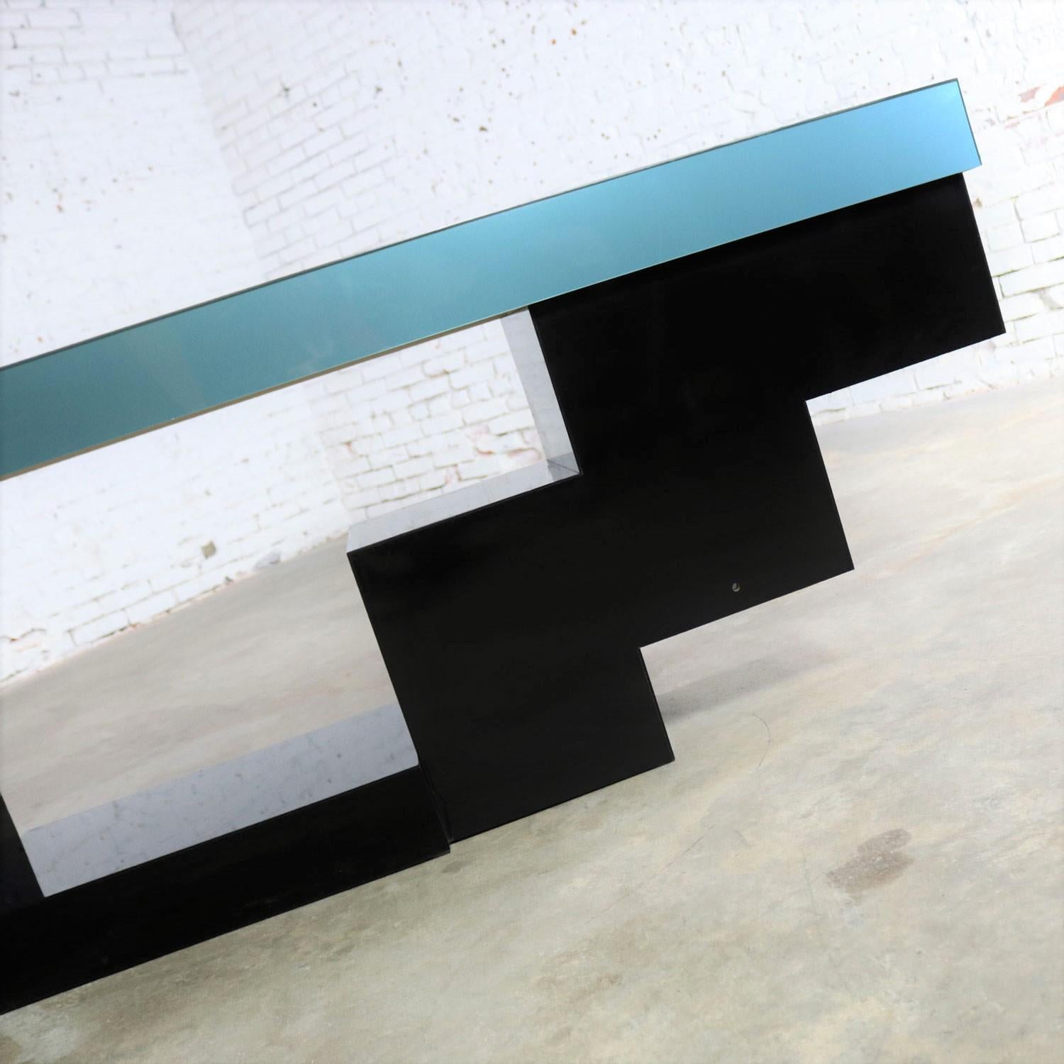 Modern Zig Zag Stepped Plexiglass Clad Console Table Credenza in Black and Teal For Sale 2