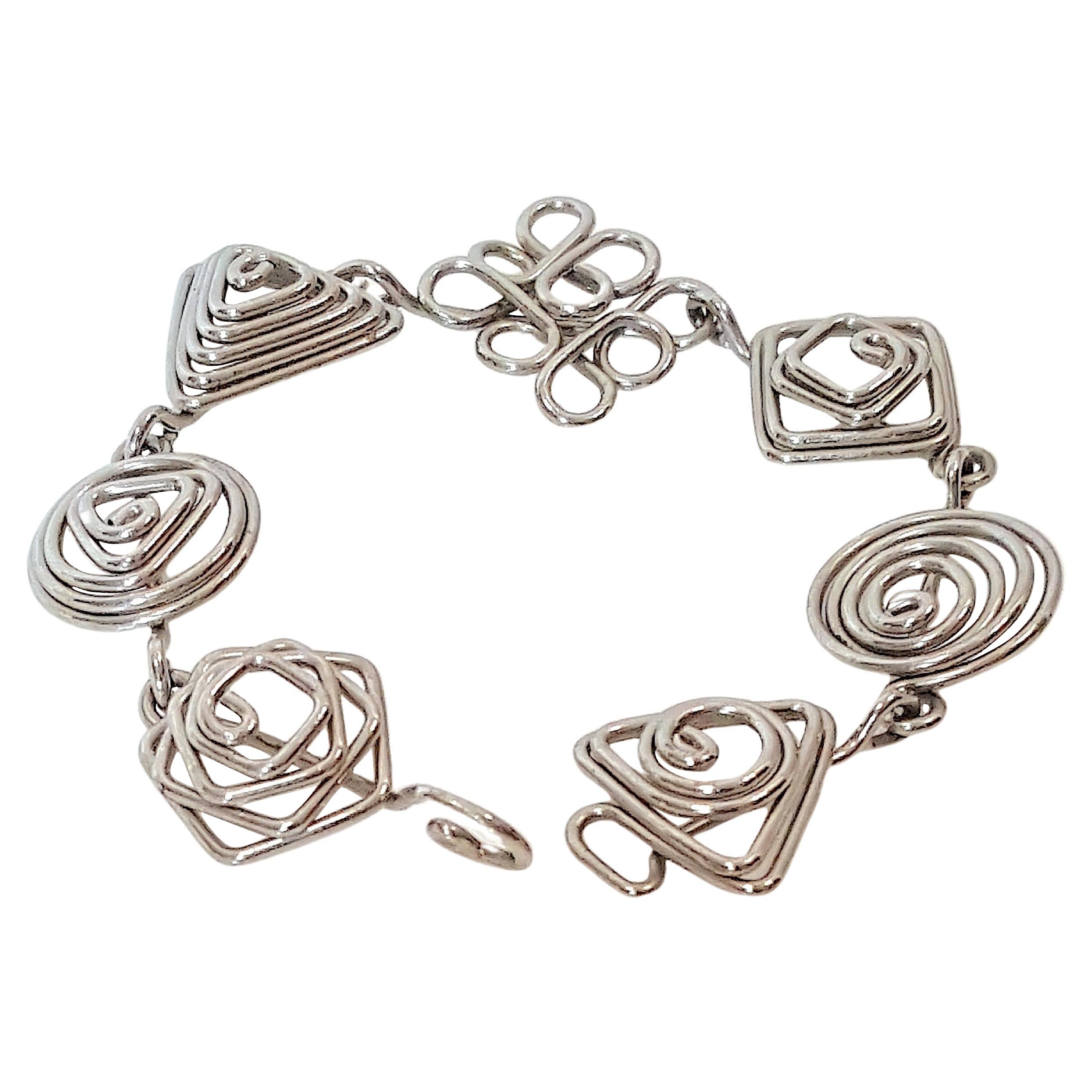 ModernArtist SilverWire Geometrische Spiralen HandmadeWithPliers Sieben Link Armband im Angebot