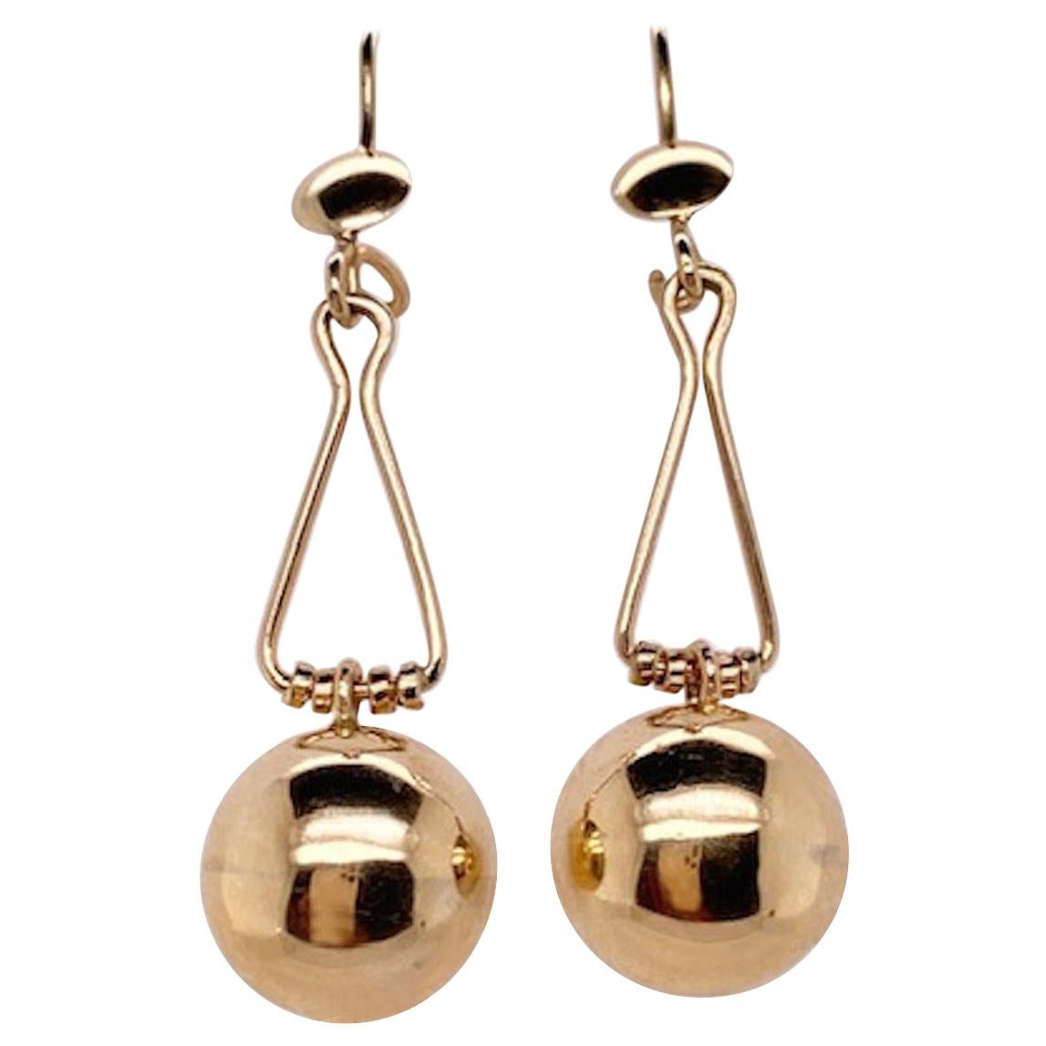 Moderne Gold Drop Earrings For Sale