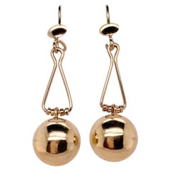 Moderne Gold Drop Earrings