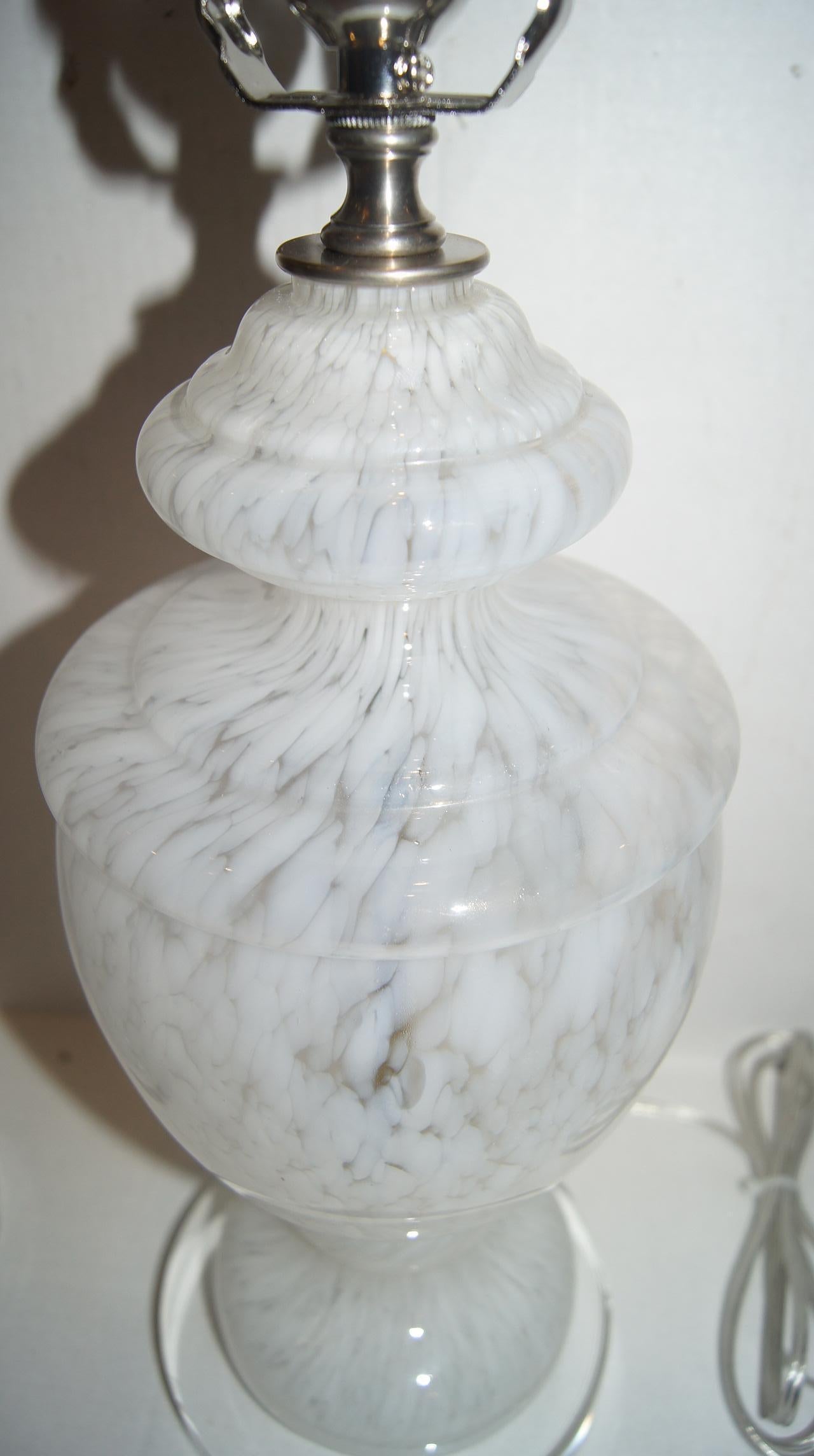 Moderne White Blow Glass Murano Lamps In Excellent Condition In New York, NY