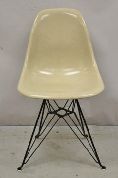 Modernica Case Study Oatmeal Fiberglass Side Chair with Black Metal Base (B)
