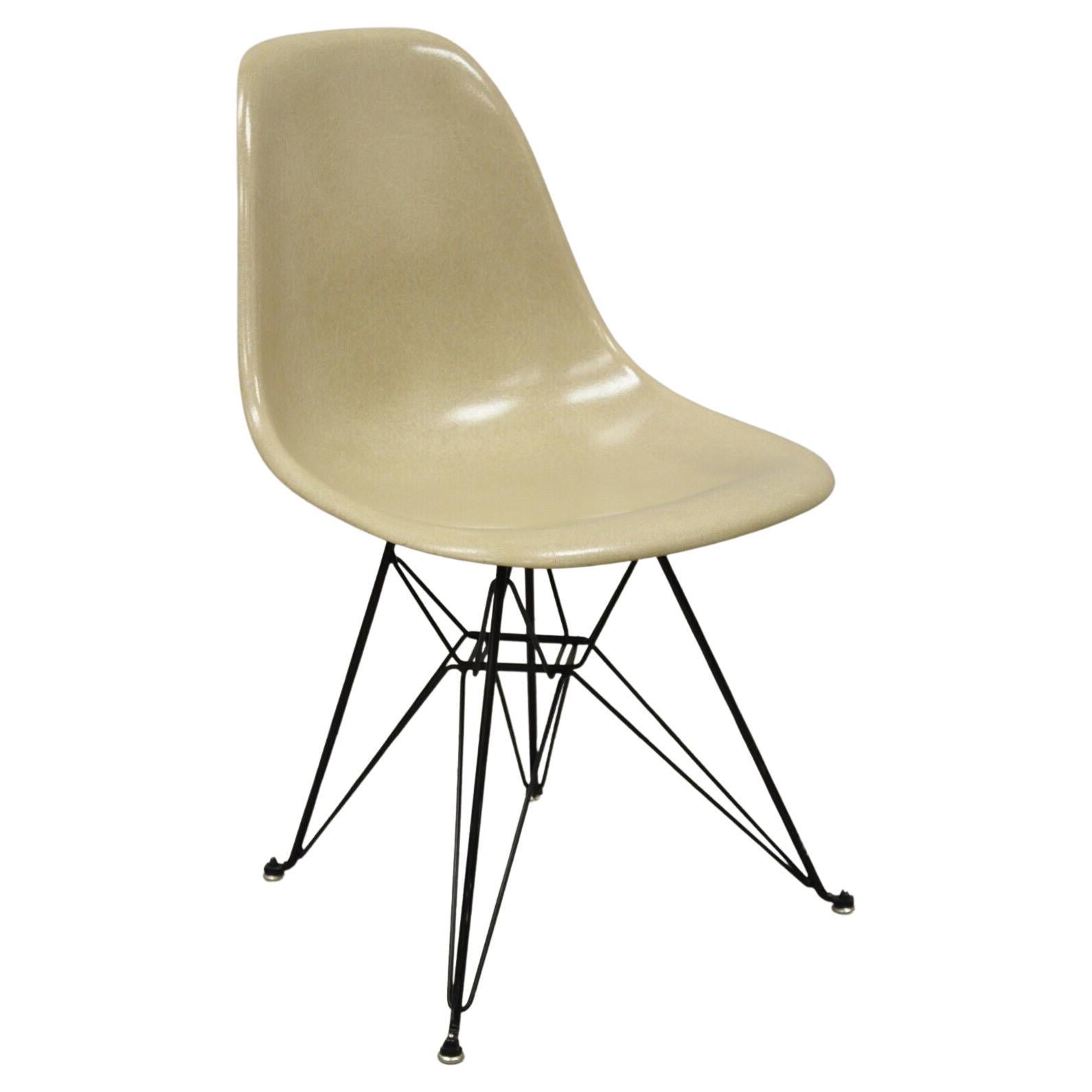Modernica Case Study Oatmeal Fiberglass Side Chair with Black Metal Base (B)