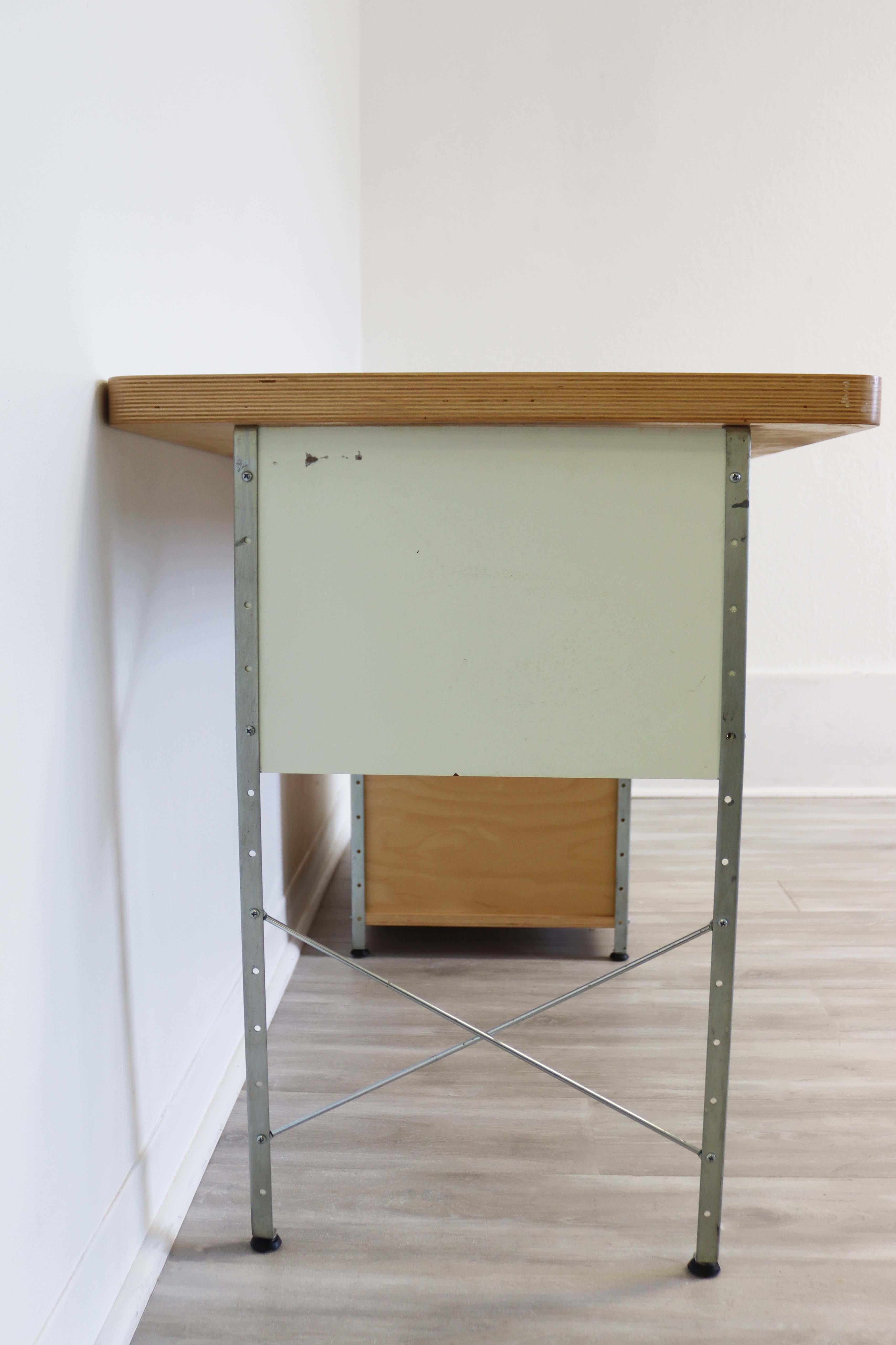 case study desk