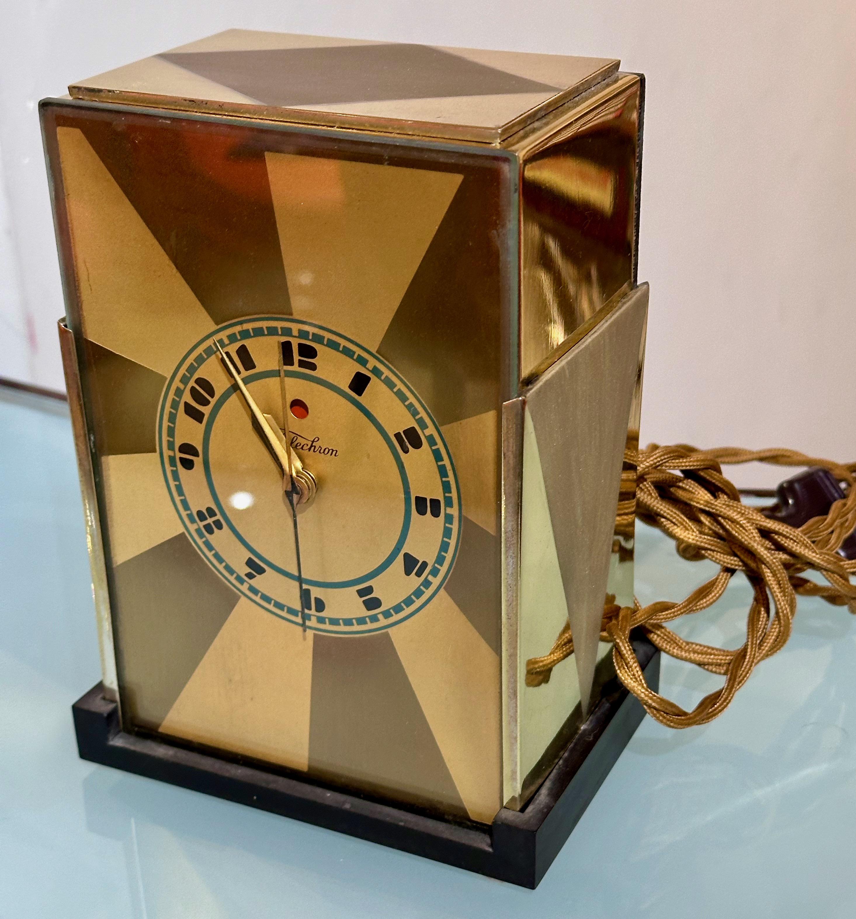 Modernique Telechron-Uhr von Paul Frankl, Art déco-Wolkenkratzer- Telechron-Uhr, 1928, Gold (amerikanisch) im Angebot