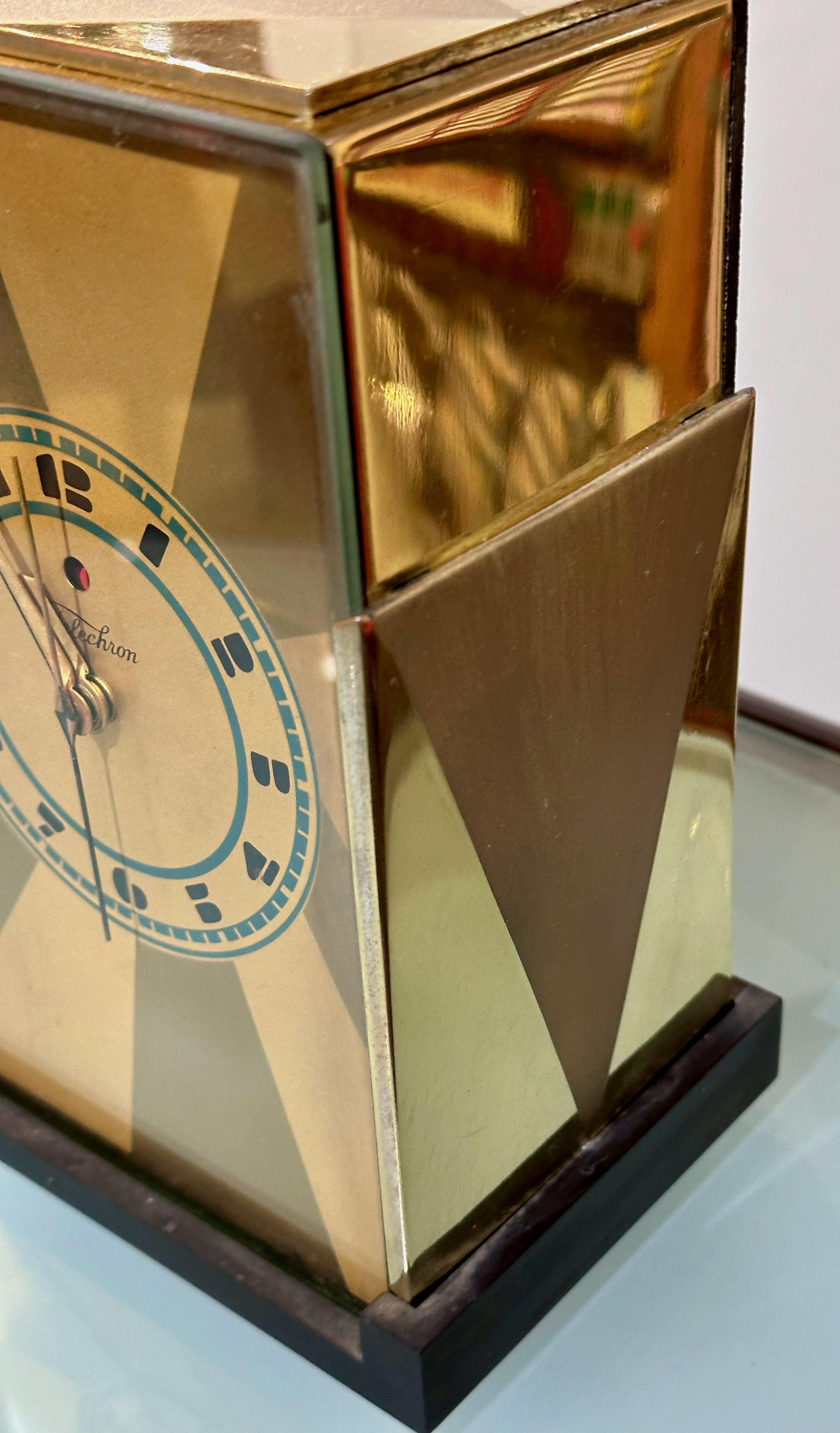 Modernique Telechron-Uhr von Paul Frankl, Art déco-Wolkenkratzer- Telechron-Uhr, 1928, Gold (Frühes 20. Jahrhundert) im Angebot