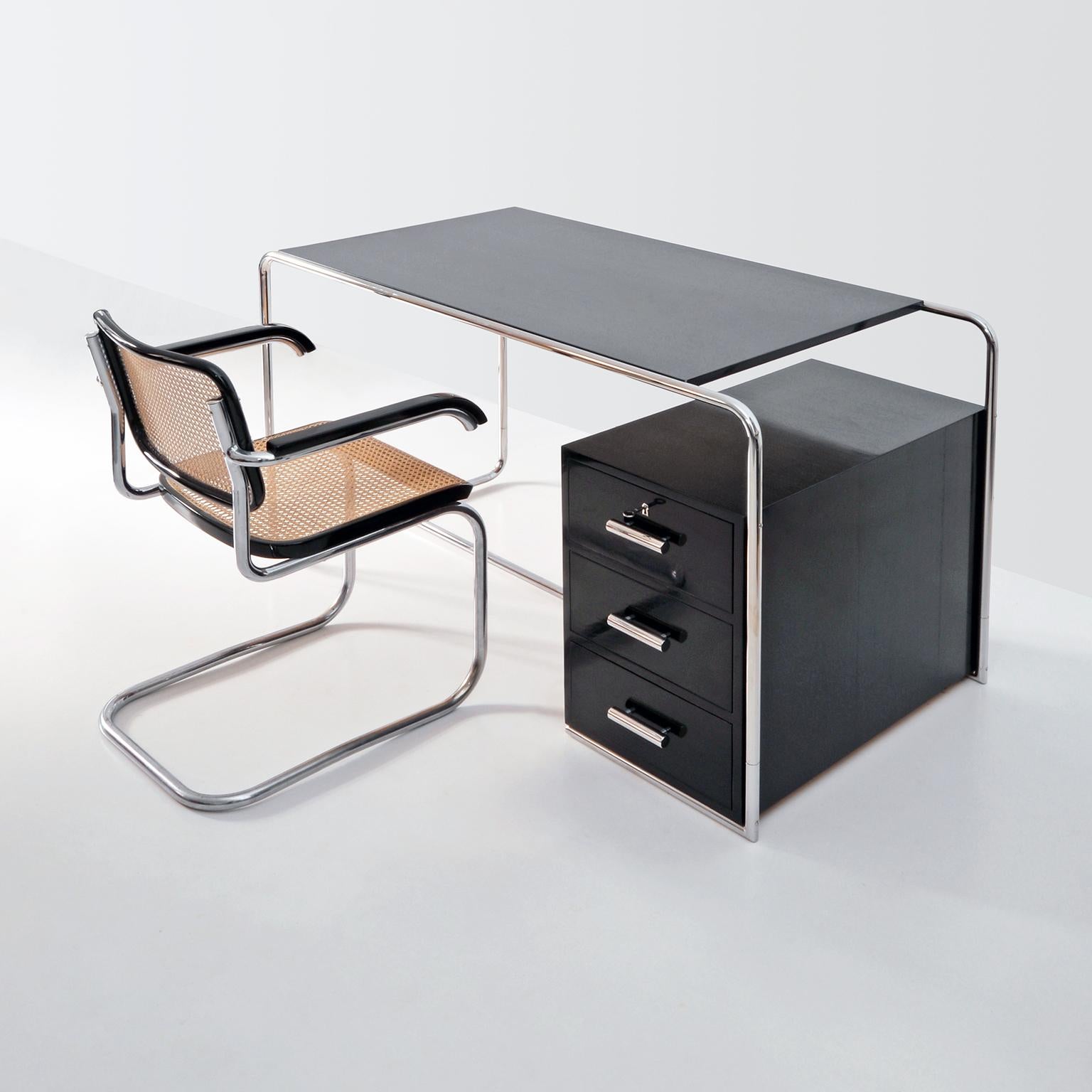 Mid-20th Century Modernis Tubular Steel Desk, Chrome Plated Metal, Stained Wood, Germany, c. 1930 For Sale