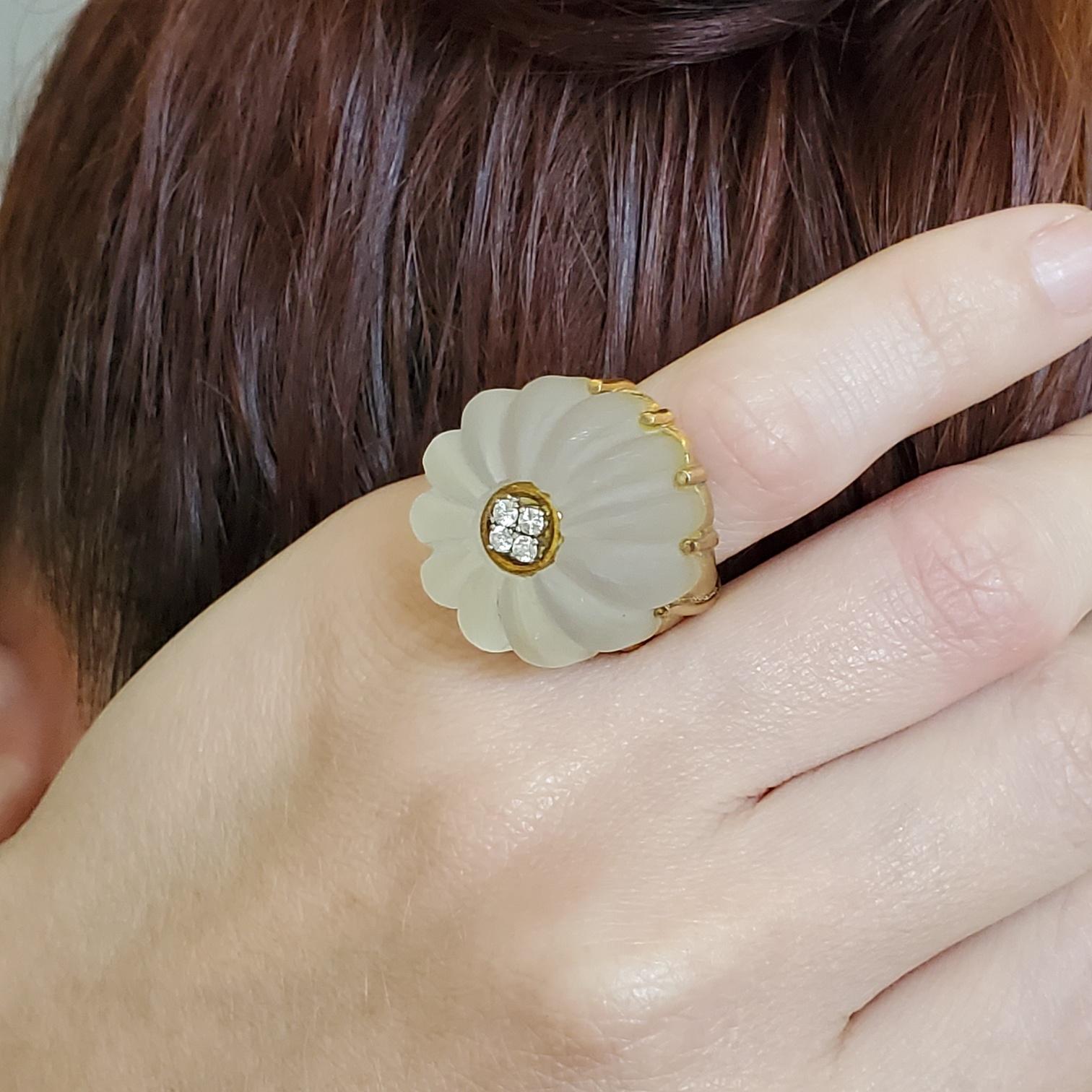 Modernism 1970 Cocktail Ring in 18Kt Yellow Gold with Rock Quartz & VS Diamonds For Sale 4