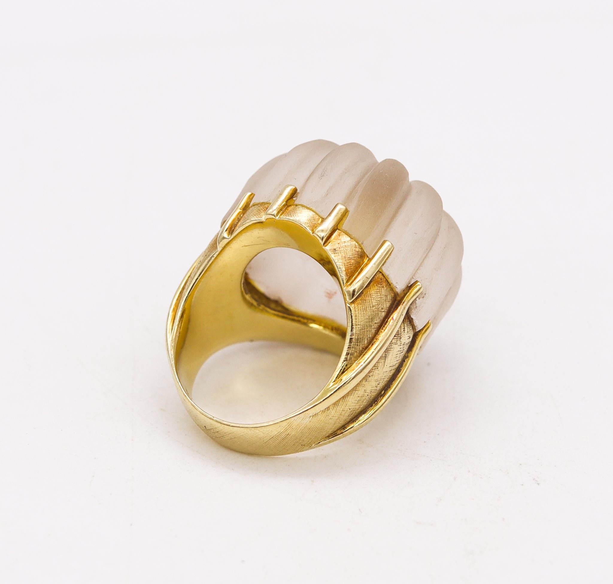 Modernism 1970 Cocktail Ring in 18Kt Yellow Gold with Rock Quartz & VS Diamonds In Excellent Condition For Sale In Miami, FL