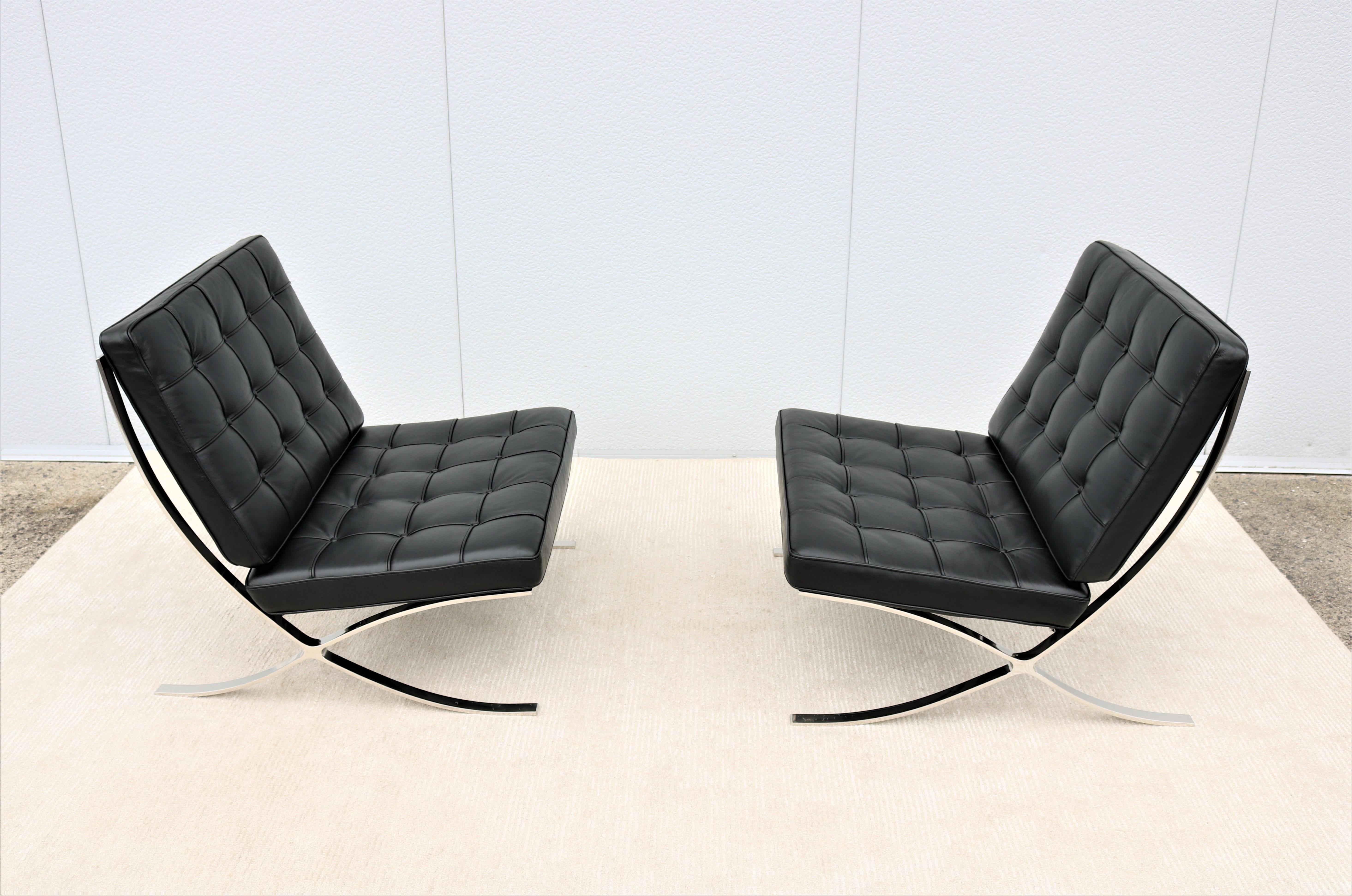Modernism Ludwig Mies van der Rohe Black Leather Barcelona Lounge Chairs, a Pair 7