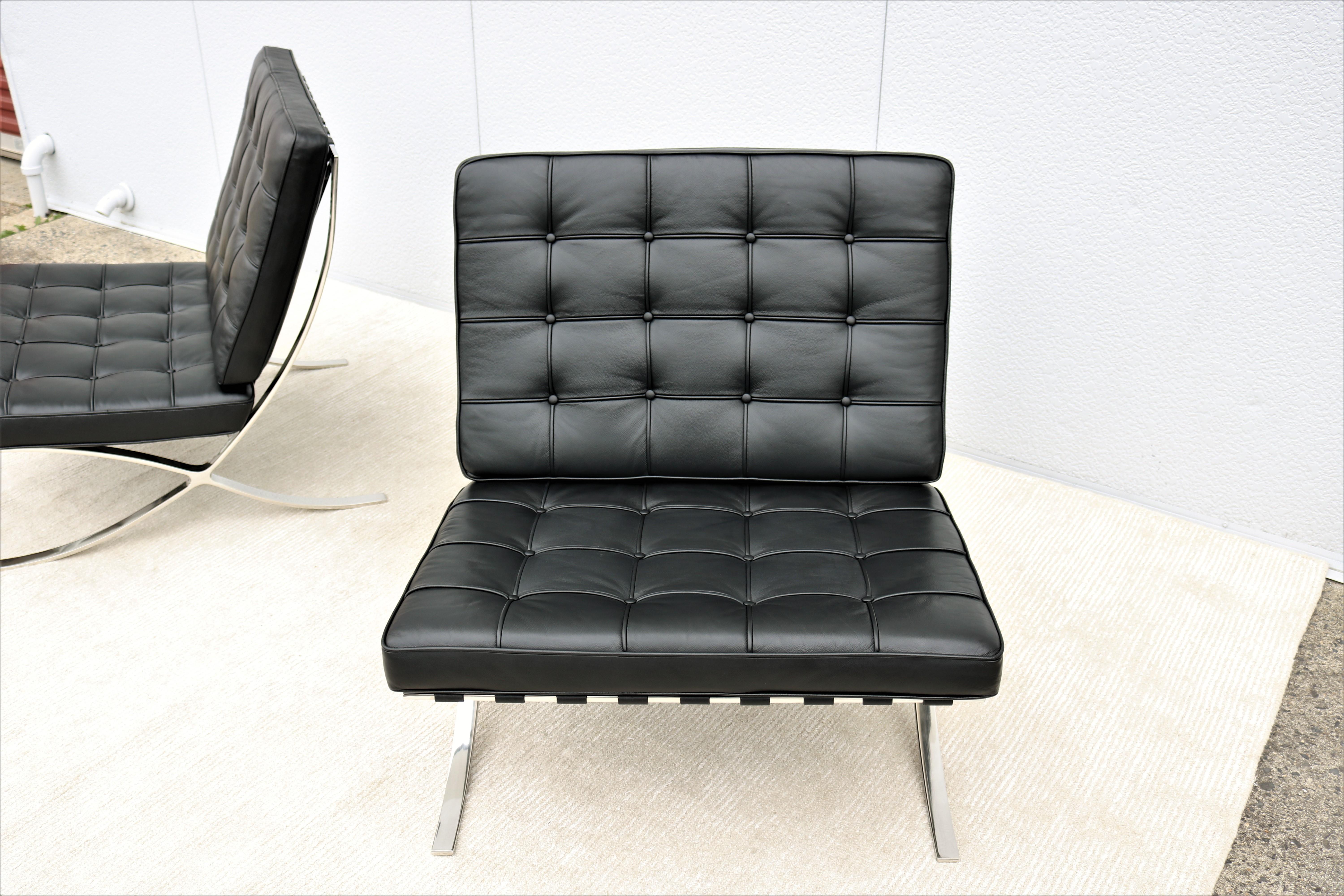 Modernism Ludwig Mies van der Rohe Black Leather Barcelona Lounge Chairs, a Pair 8