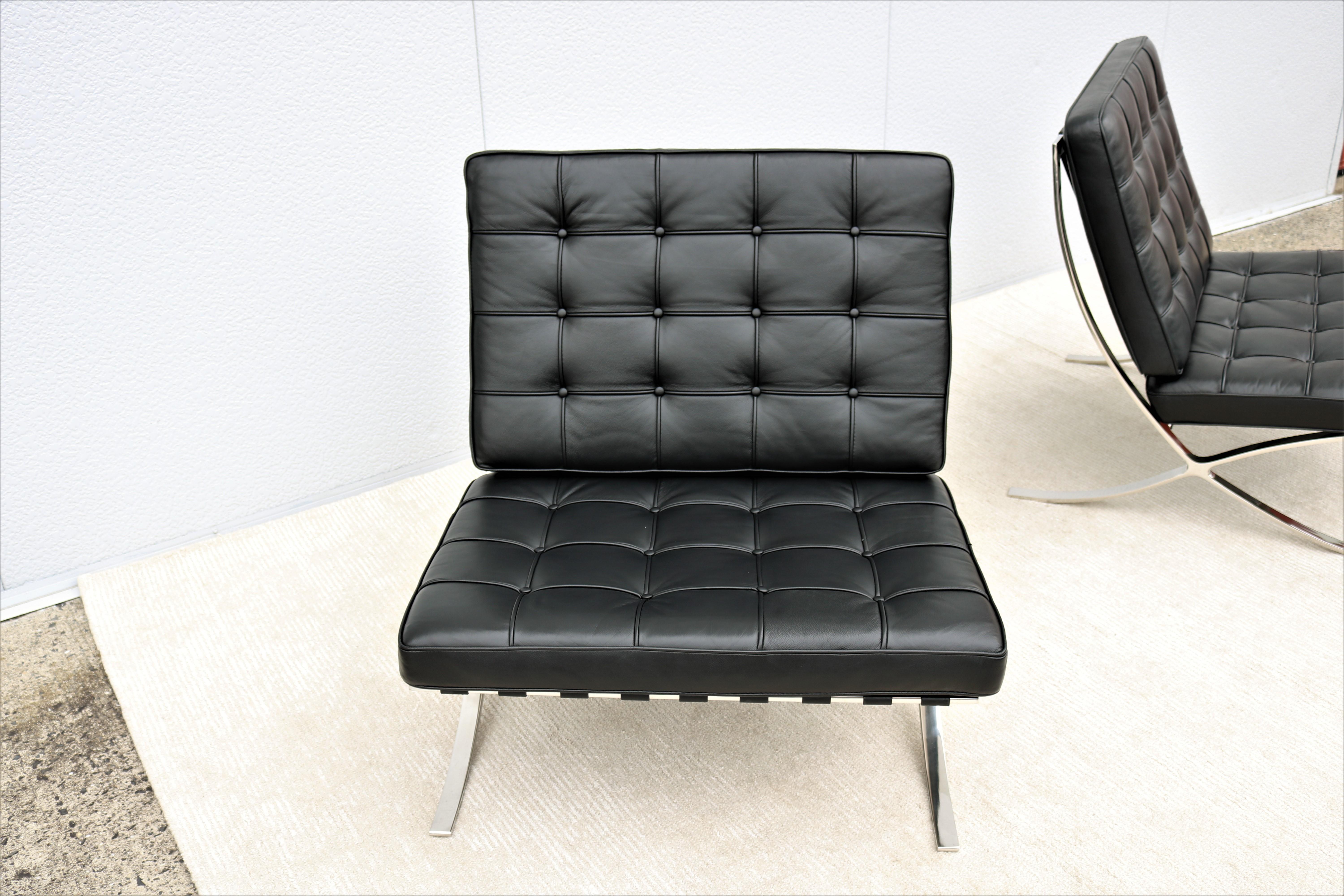 Modernism Ludwig Mies van der Rohe Black Leather Barcelona Lounge Chairs, a Pair 9