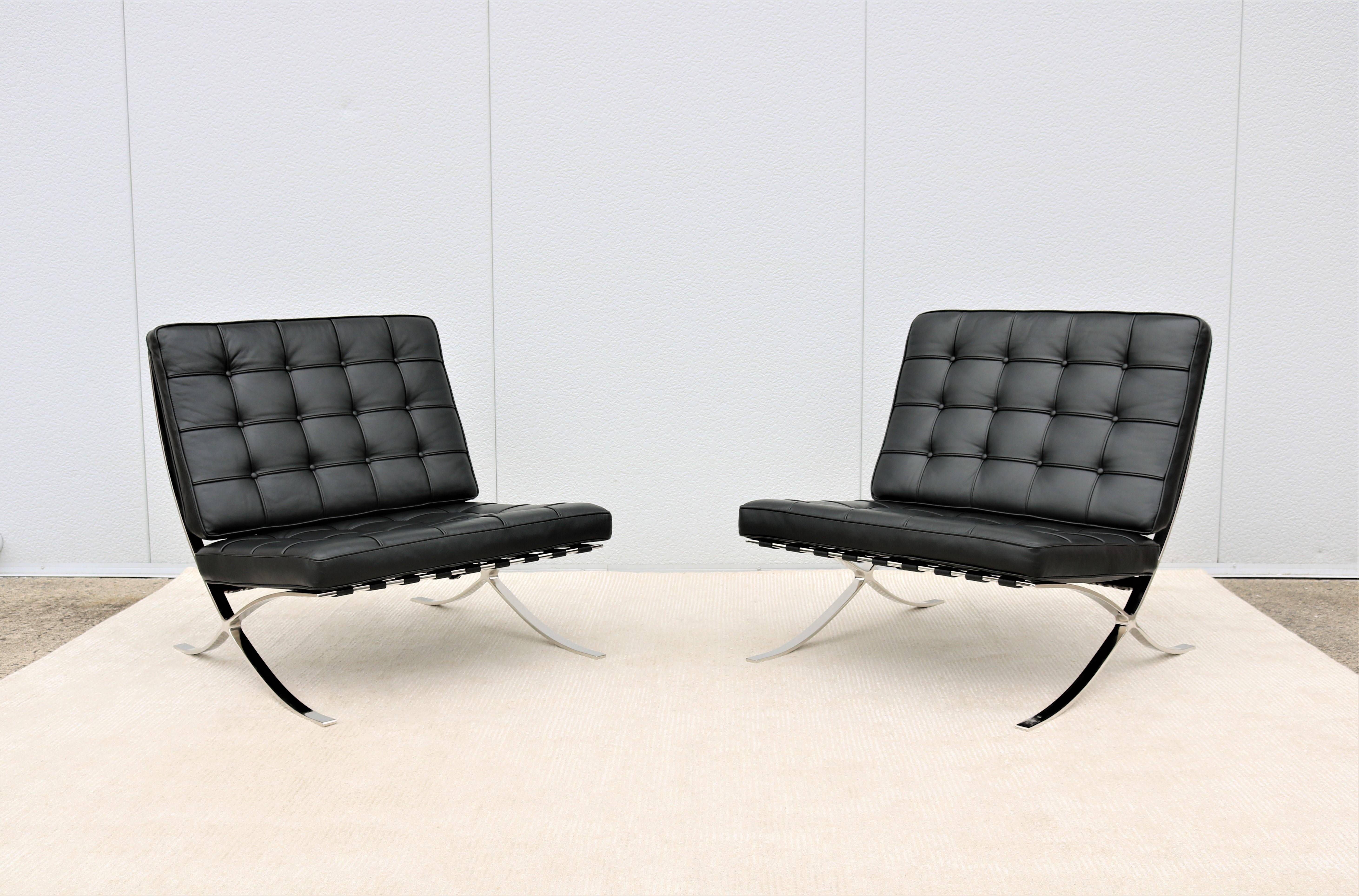 Minimalist Modernism Ludwig Mies van der Rohe Black Leather Barcelona Lounge Chairs, a Pair