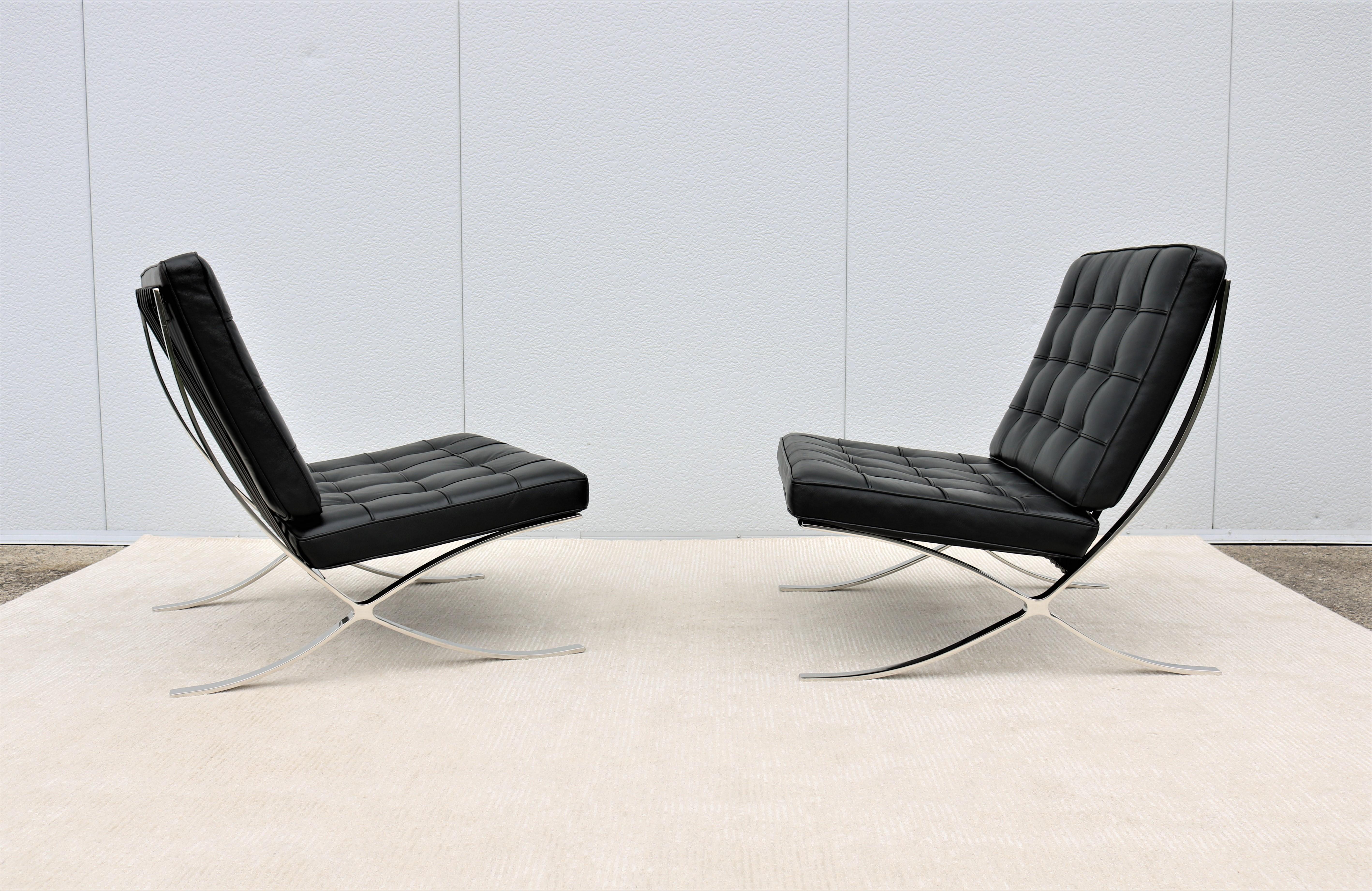 Modernism Ludwig Mies van der Rohe Black Leather Barcelona Lounge Chairs, a Pair 1