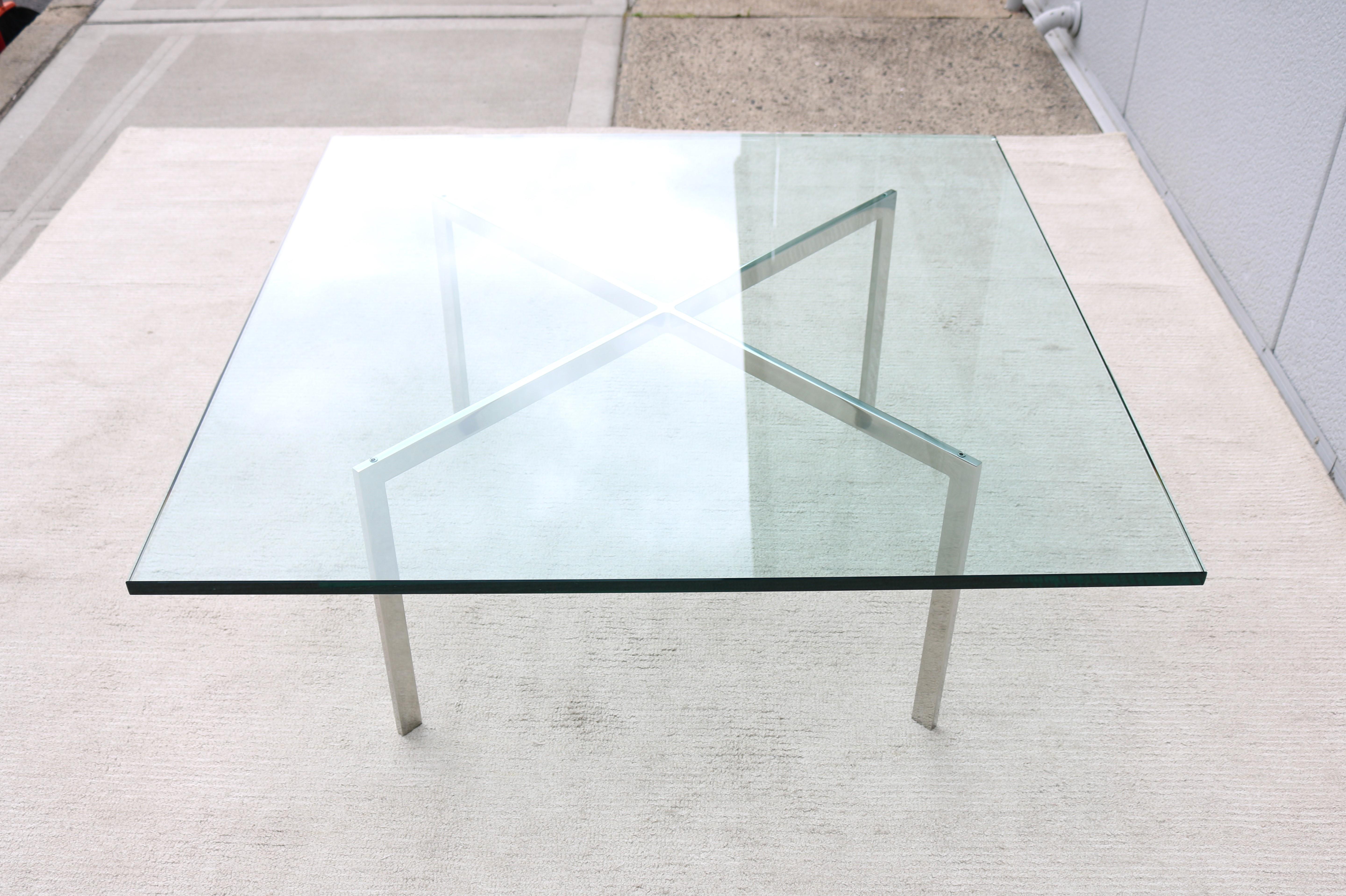 Modernisme Ludwig Mies van der Rohe Knoll Barcelona table basse en acier inoxydable en vente 3