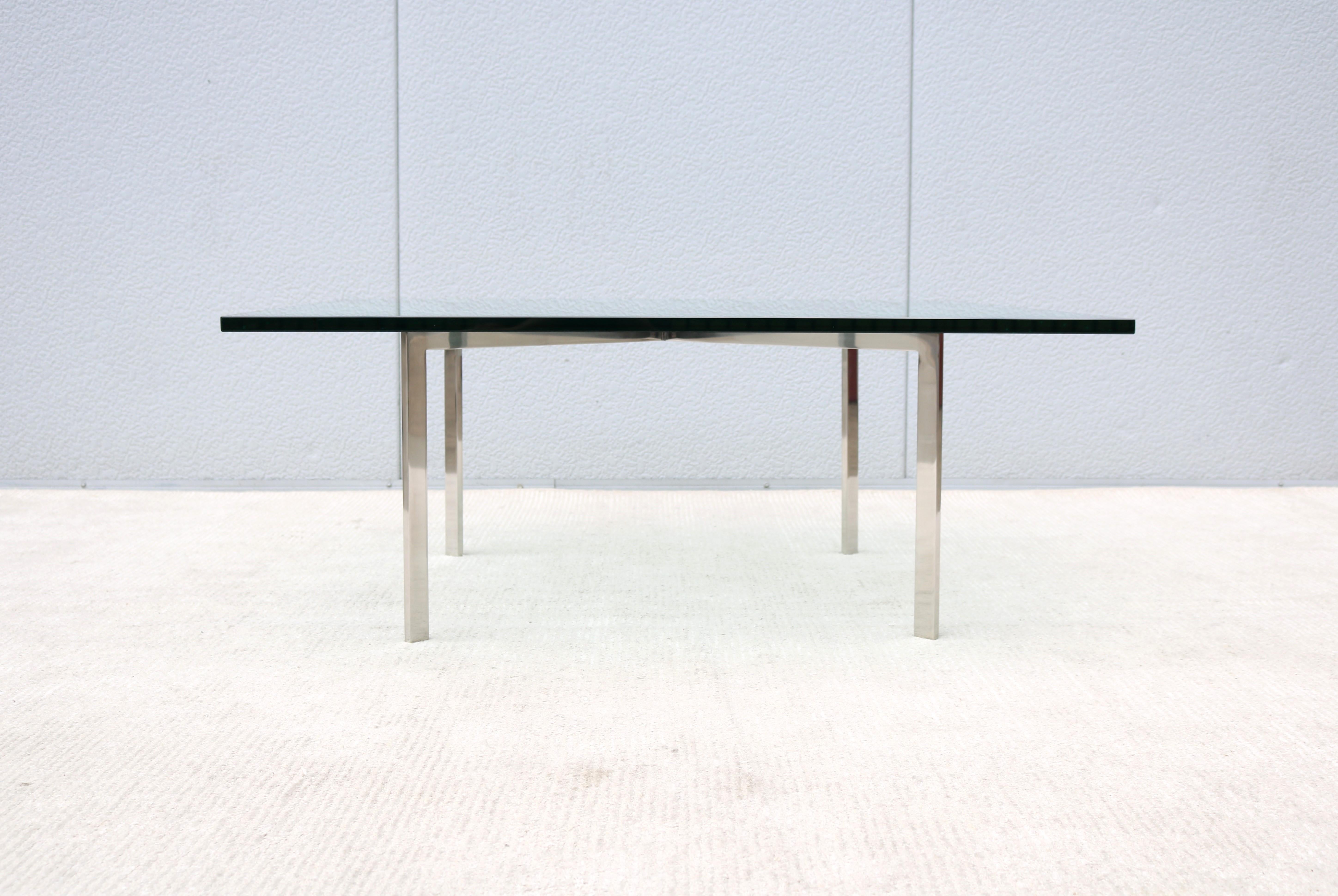 Fin du 20e siècle Modernisme Ludwig Mies van der Rohe Knoll Barcelona table basse en acier inoxydable en vente