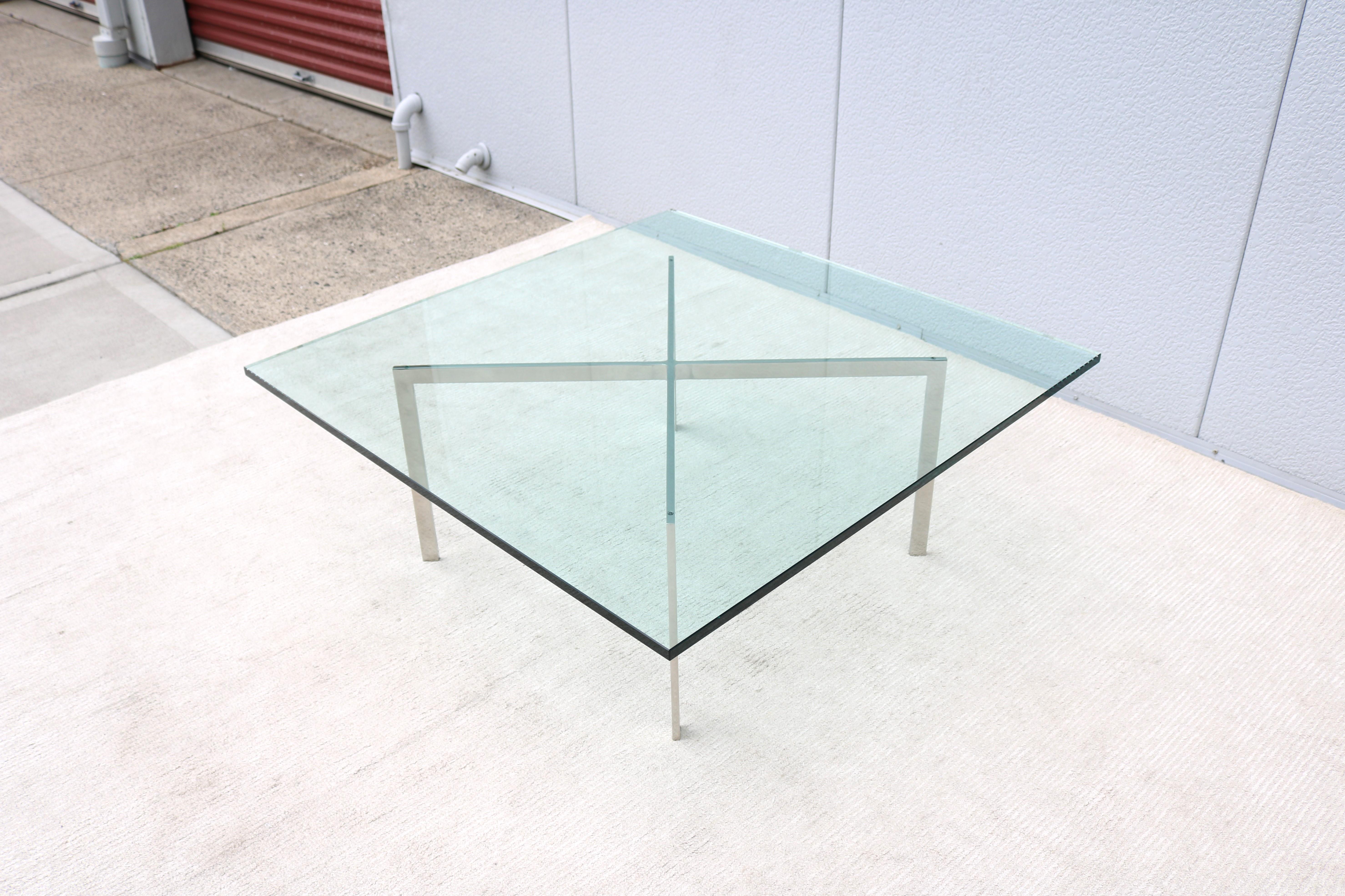 Modernisme Ludwig Mies van der Rohe Knoll Barcelona table basse en acier inoxydable en vente 1