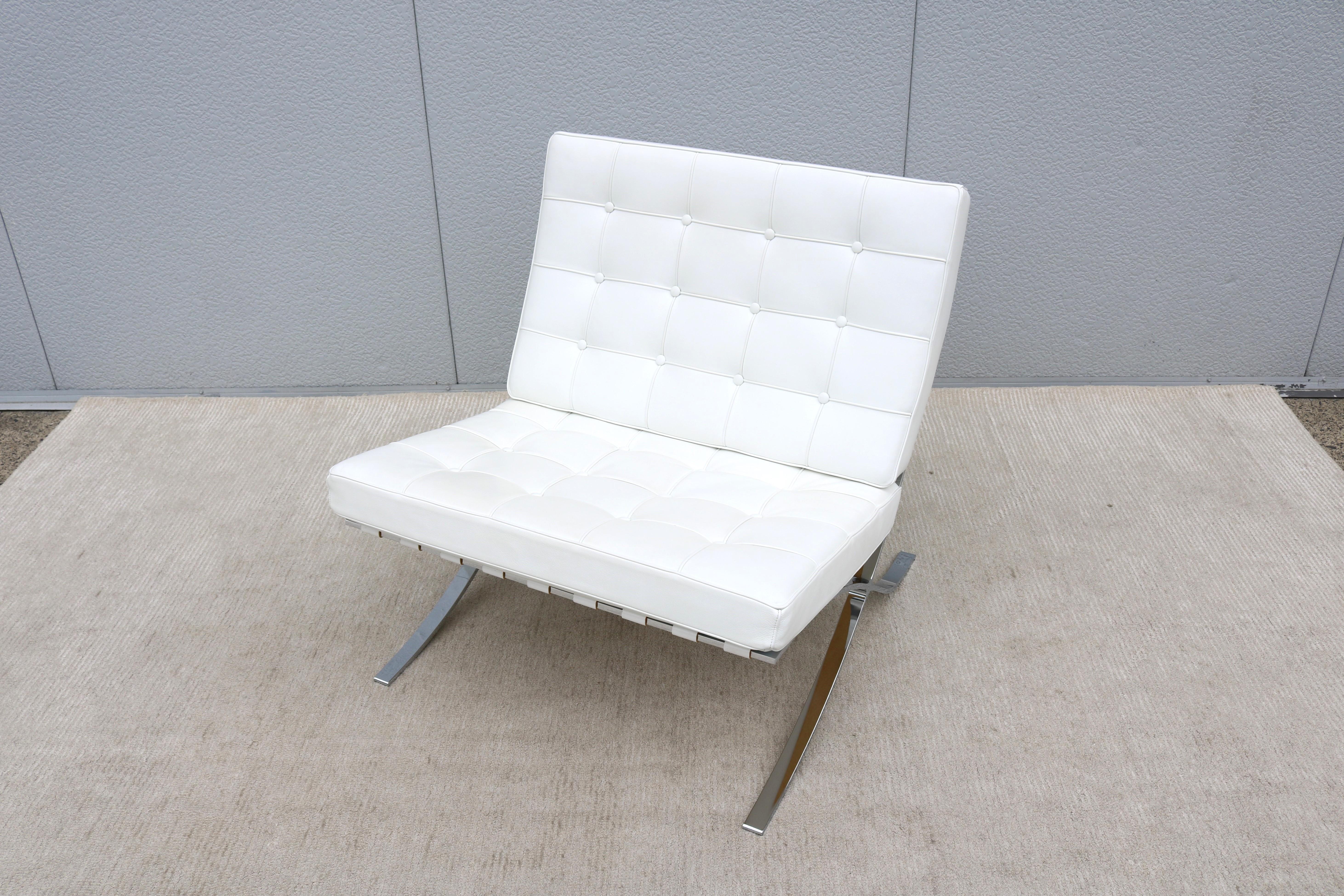 Bauhaus Modernism Ludwig Mies van der Rohe White Leather Barcelona Lounge Chair, Gordon