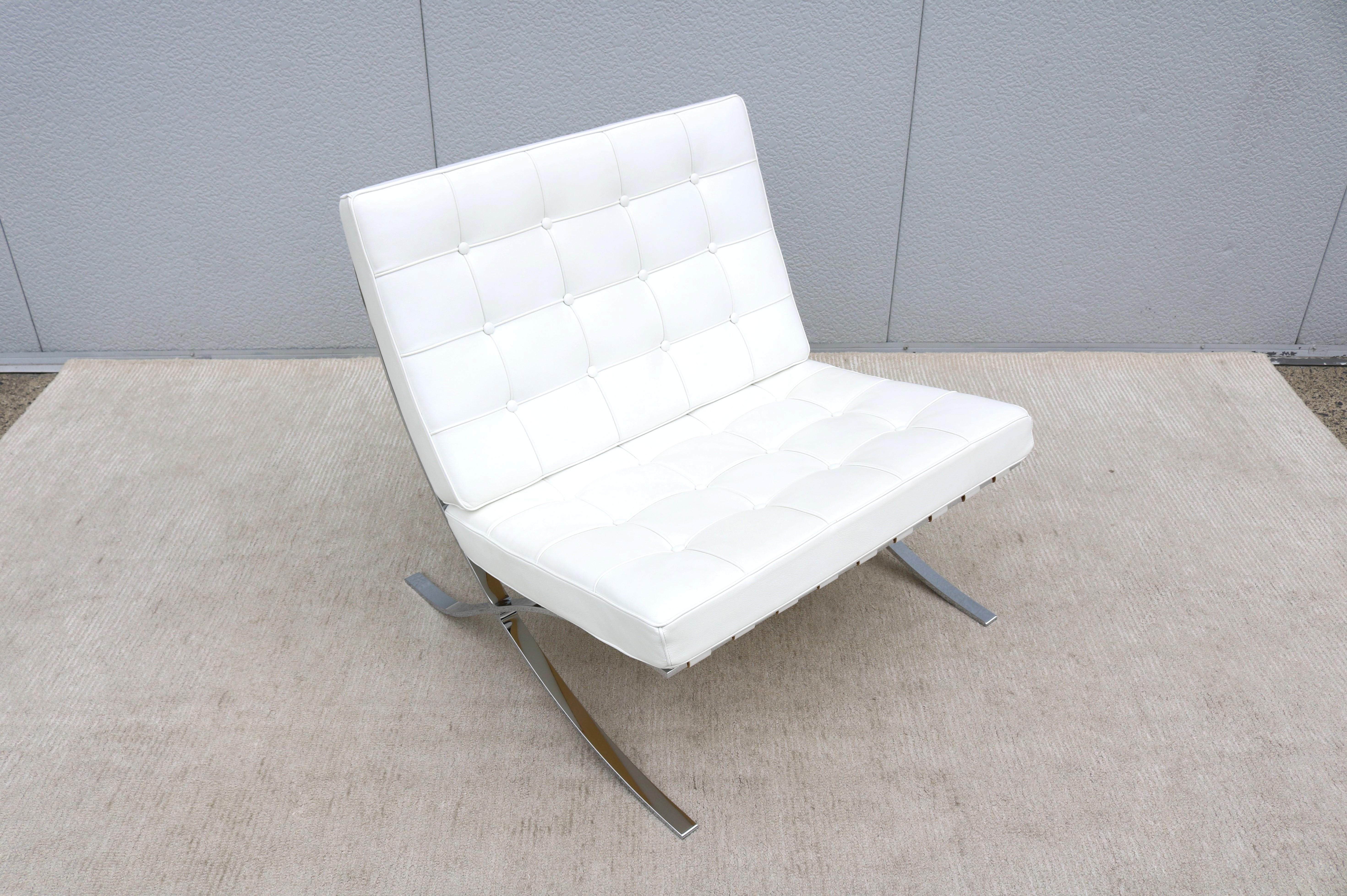Contemporary Modernism Ludwig Mies van der Rohe White Leather Barcelona Lounge Chair, Gordon