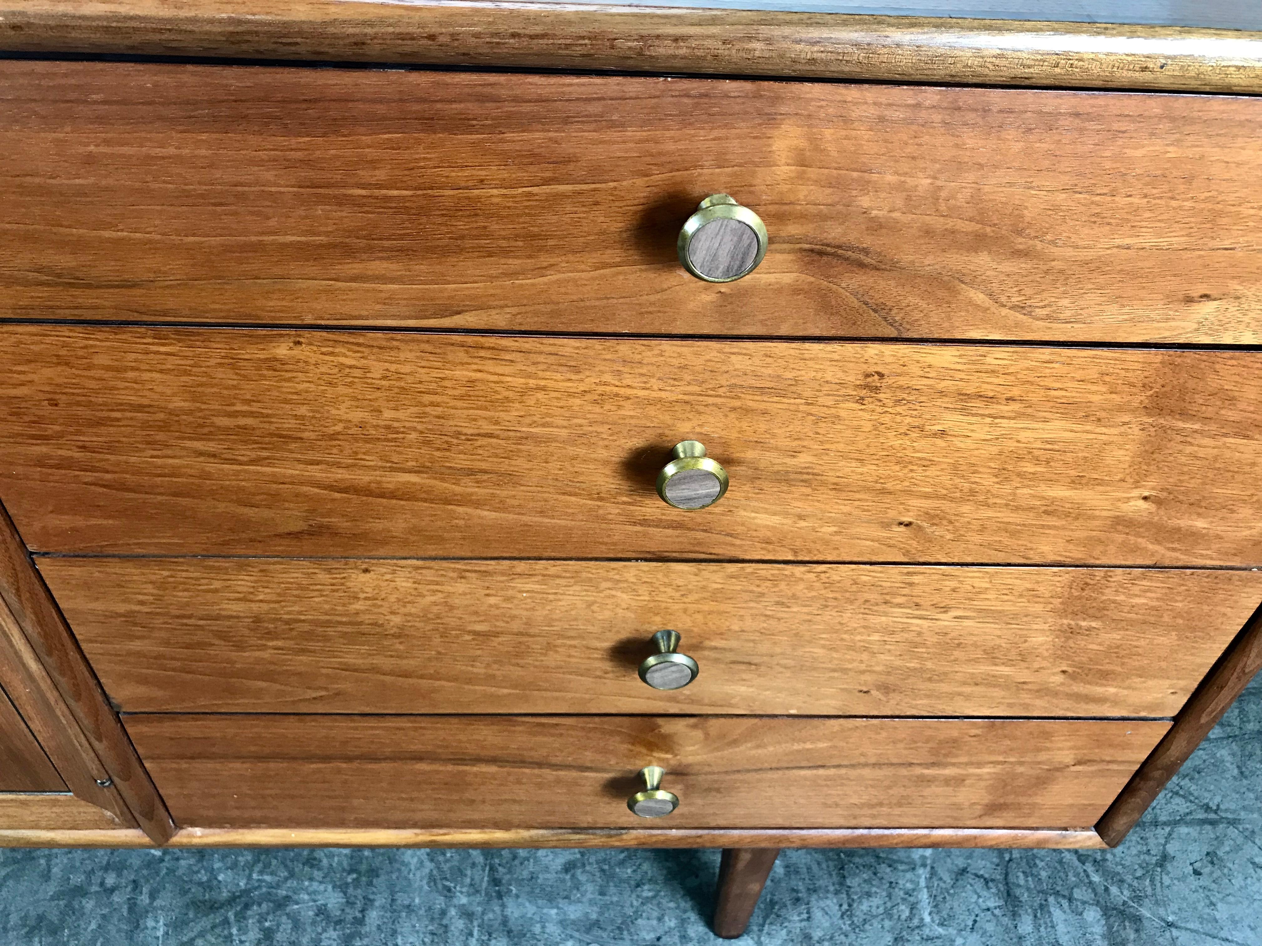 11 drawer dressers