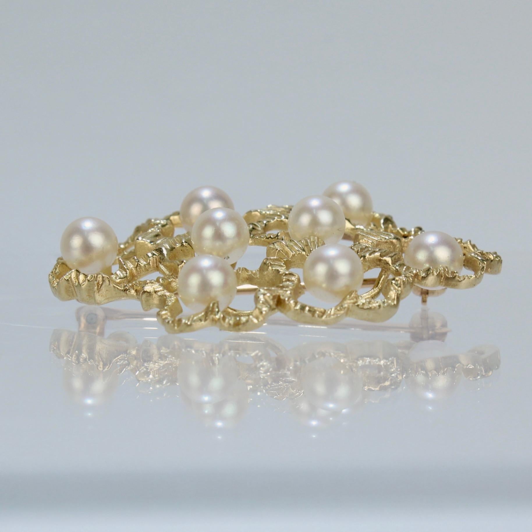 Modernist 14 Karat Gold and White Round Pearl Floral Brooch or Pin In Good Condition For Sale In Philadelphia, PA