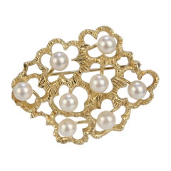 Retro Modernist 14 Karat Gold and White Round Pearl Floral Brooch or Pin