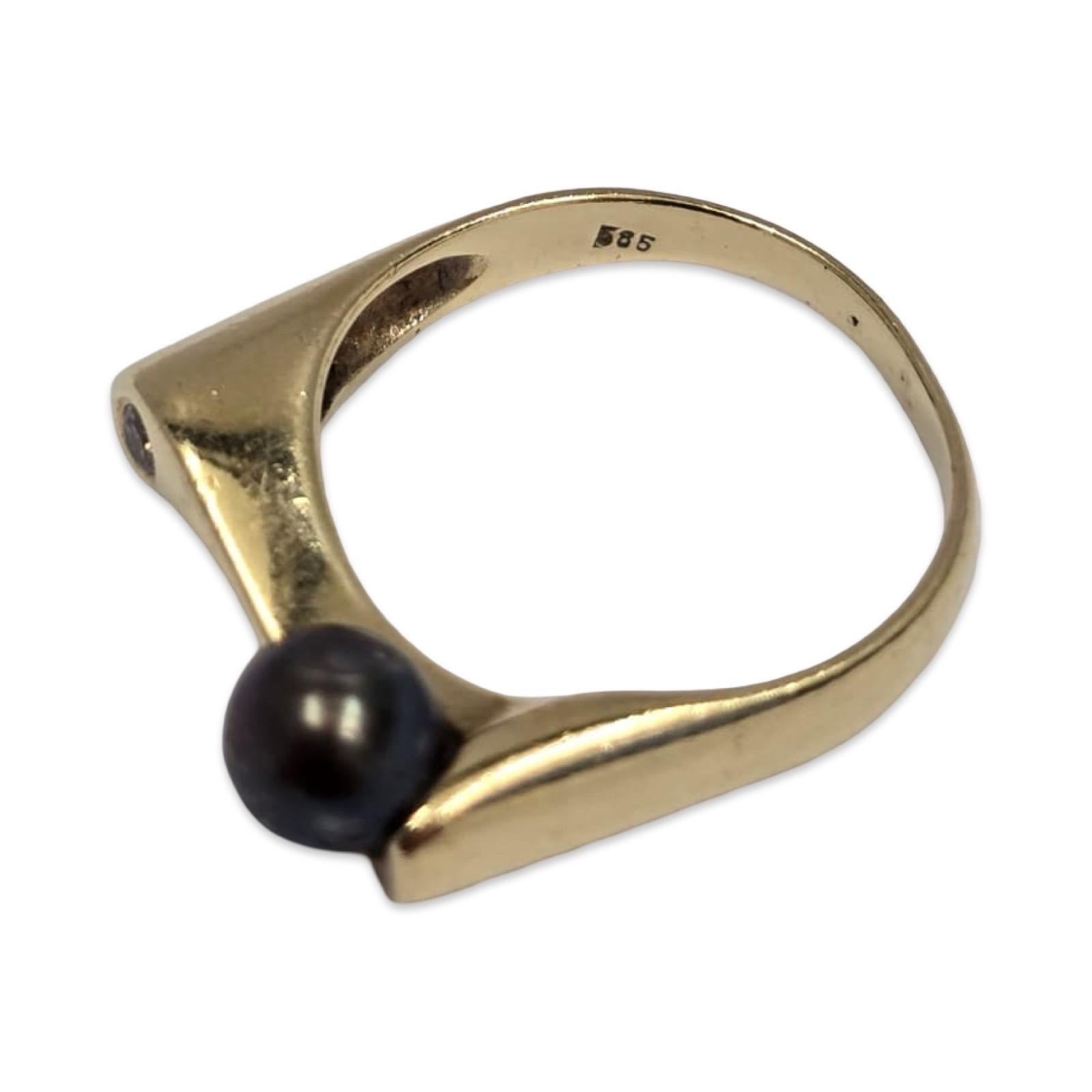 Anello scultura modernista con perle nere e diamanti in oro 14K in vendita 1