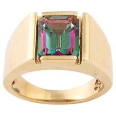 Anello modernista in oro 14K con topazio mistico taglio smeraldo Americano, XX secolo