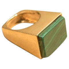 Modernistischer 14K Malachit Großer quadratischer Ring