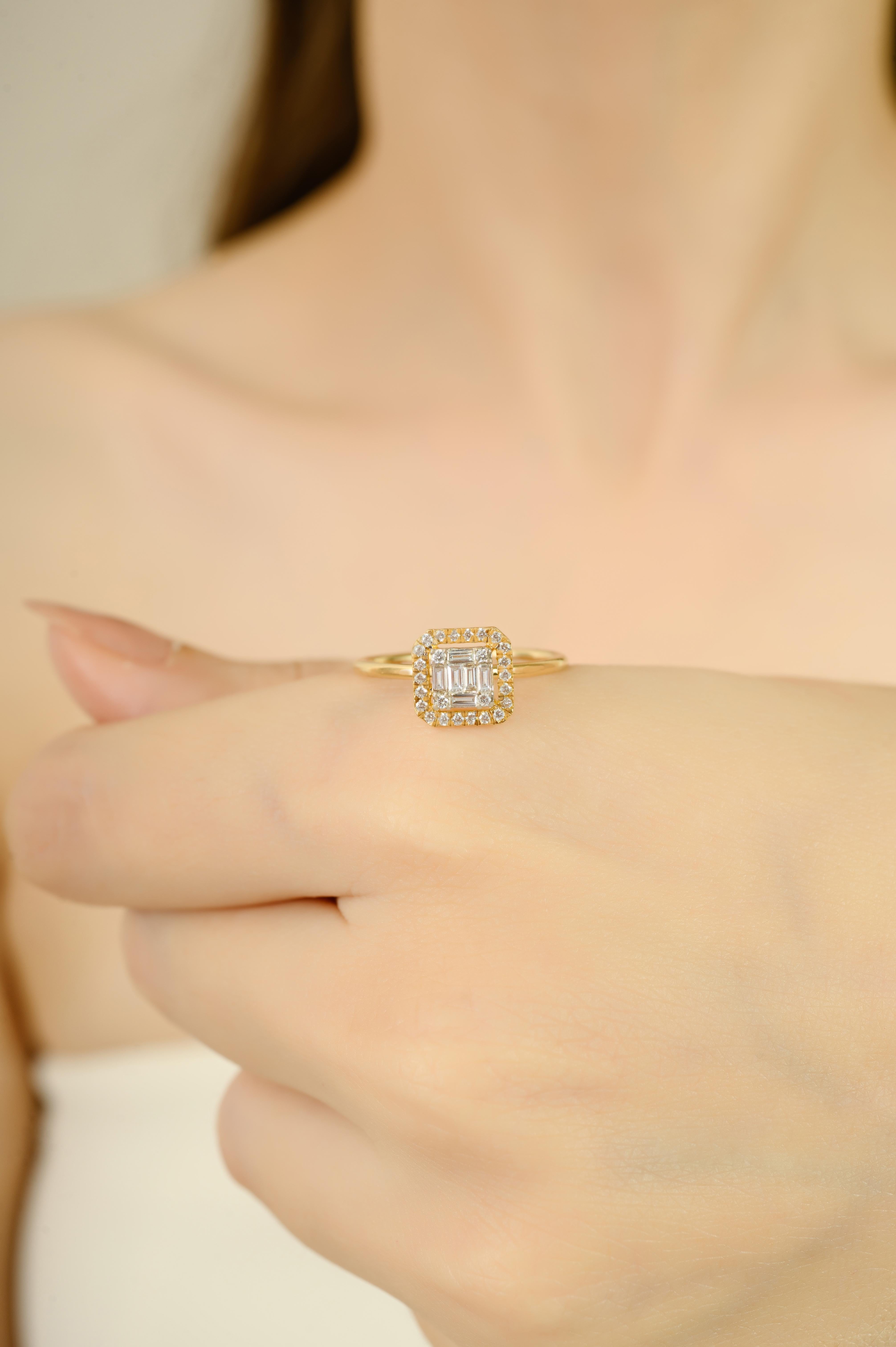 En vente :  Bague de fiançailles halo en or jaune 14 carats avec diamants baguettes Moderniste 8