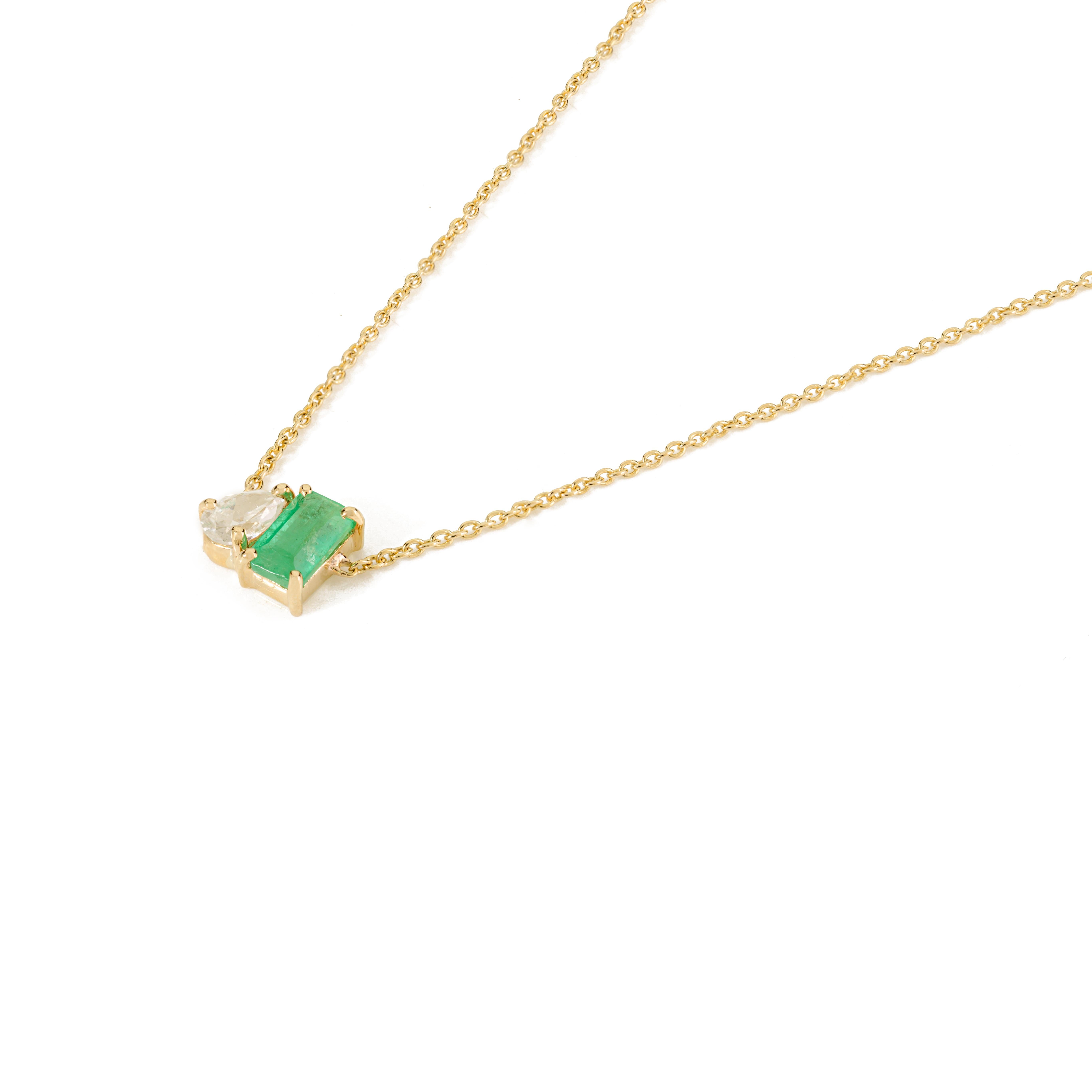 Modernist 14K Yellow Gold Octagon Cut Emerald & Pear Diamond Pendant Necklace In New Condition For Sale In New York, NY