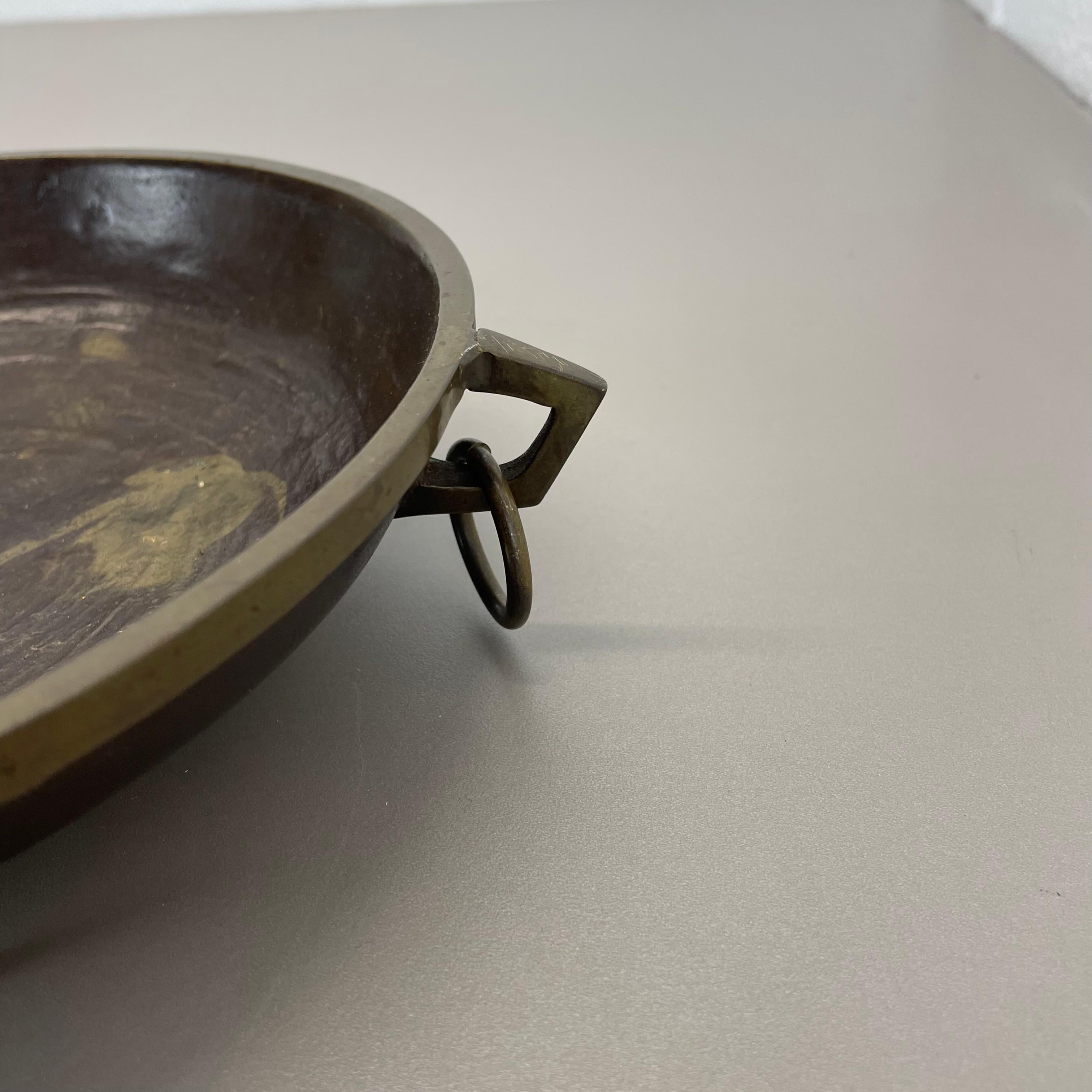 Modernist 1.4kg Sculptural Brutalist Bronze shell bowl Element, France, 1960s For Sale 6