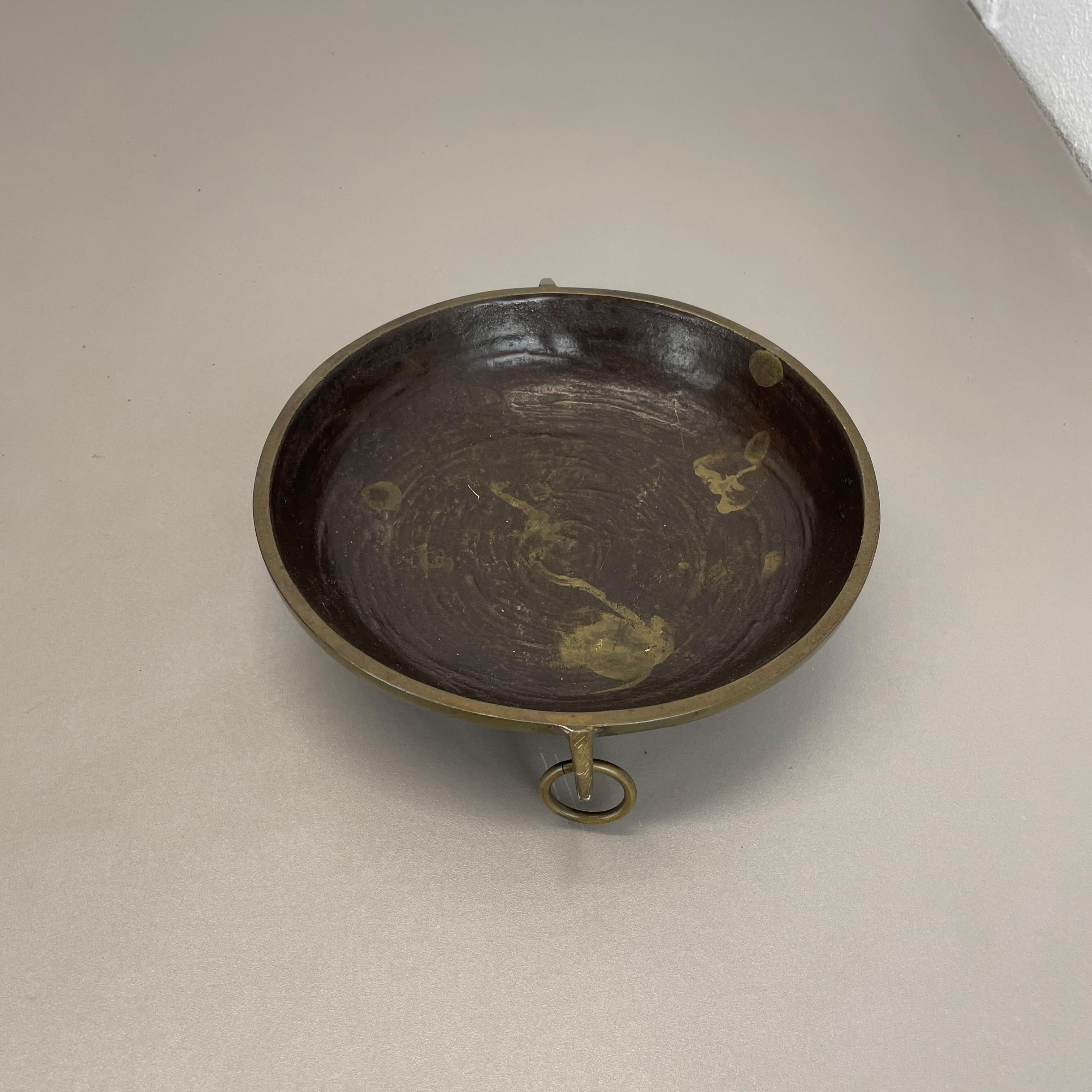 Modernist 1.4kg Sculptural Brutalist Bronze shell bowl Element, France, 1960s For Sale 8