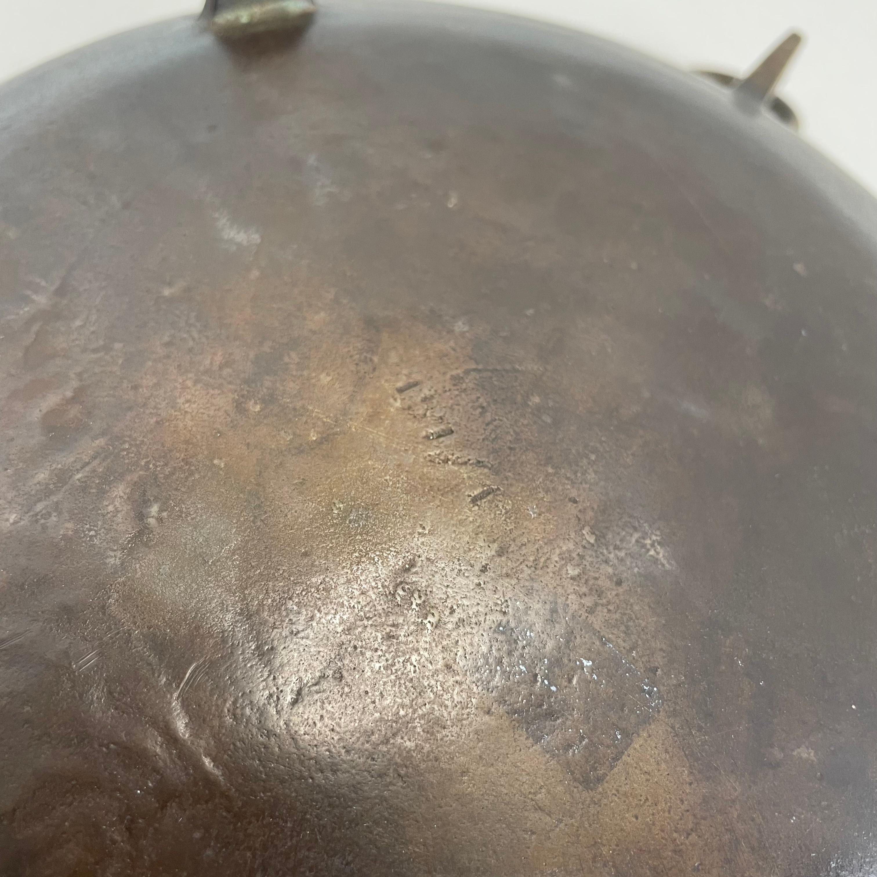 Modernist 1.4kg Sculptural Brutalist Bronze shell bowl Element, France, 1960s For Sale 10