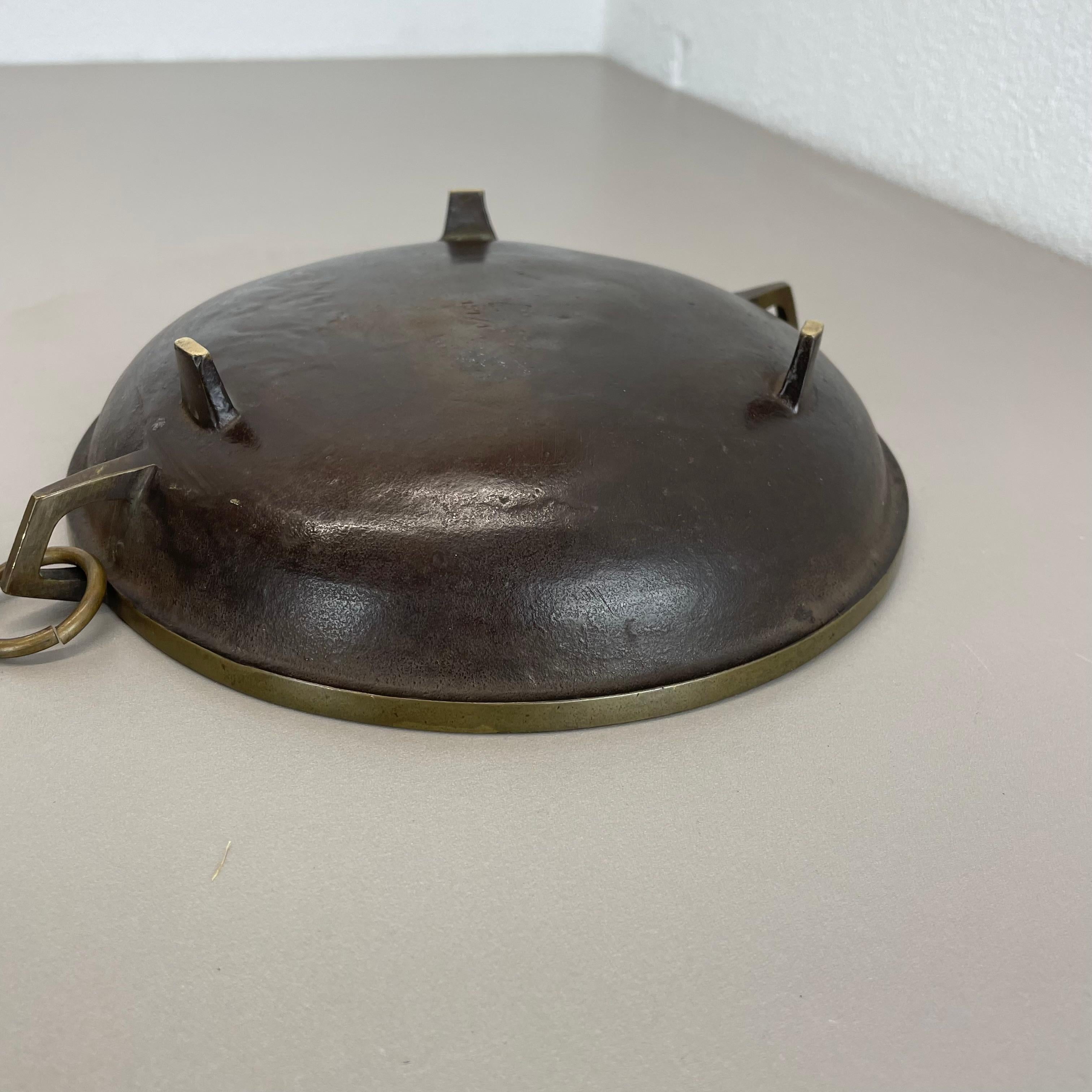Modernist 1.4kg Sculptural Brutalist Bronze shell bowl Element, France, 1960s For Sale 12