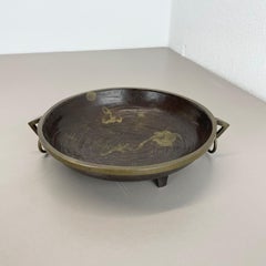 Modernist 1.4kg Sculptural Brutalist Bronze shell bowl Element, France, 1960s