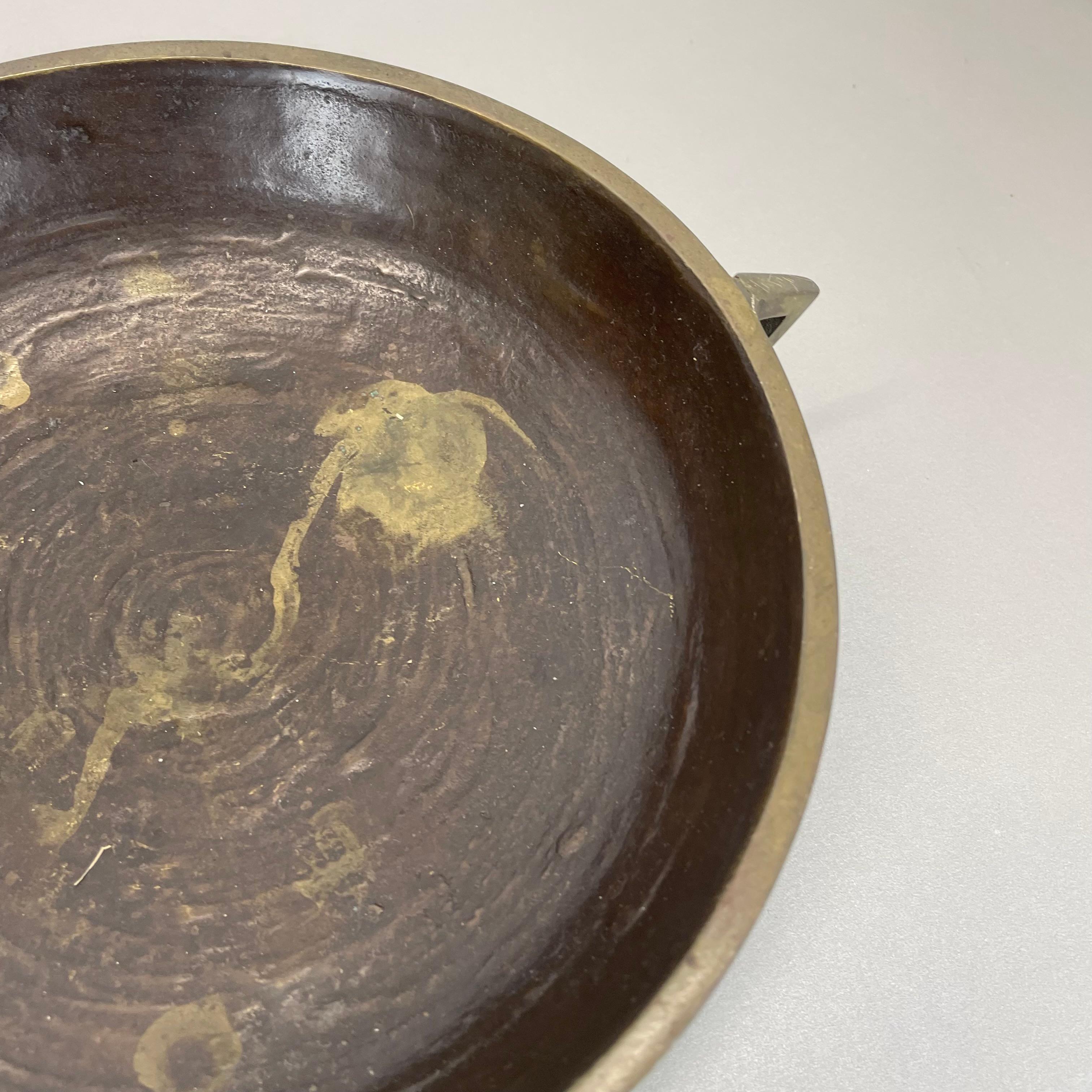 Modernist 1.4kg Sculptural Brutalist Bronze shell bowl Element, France, 1960s For Sale 3