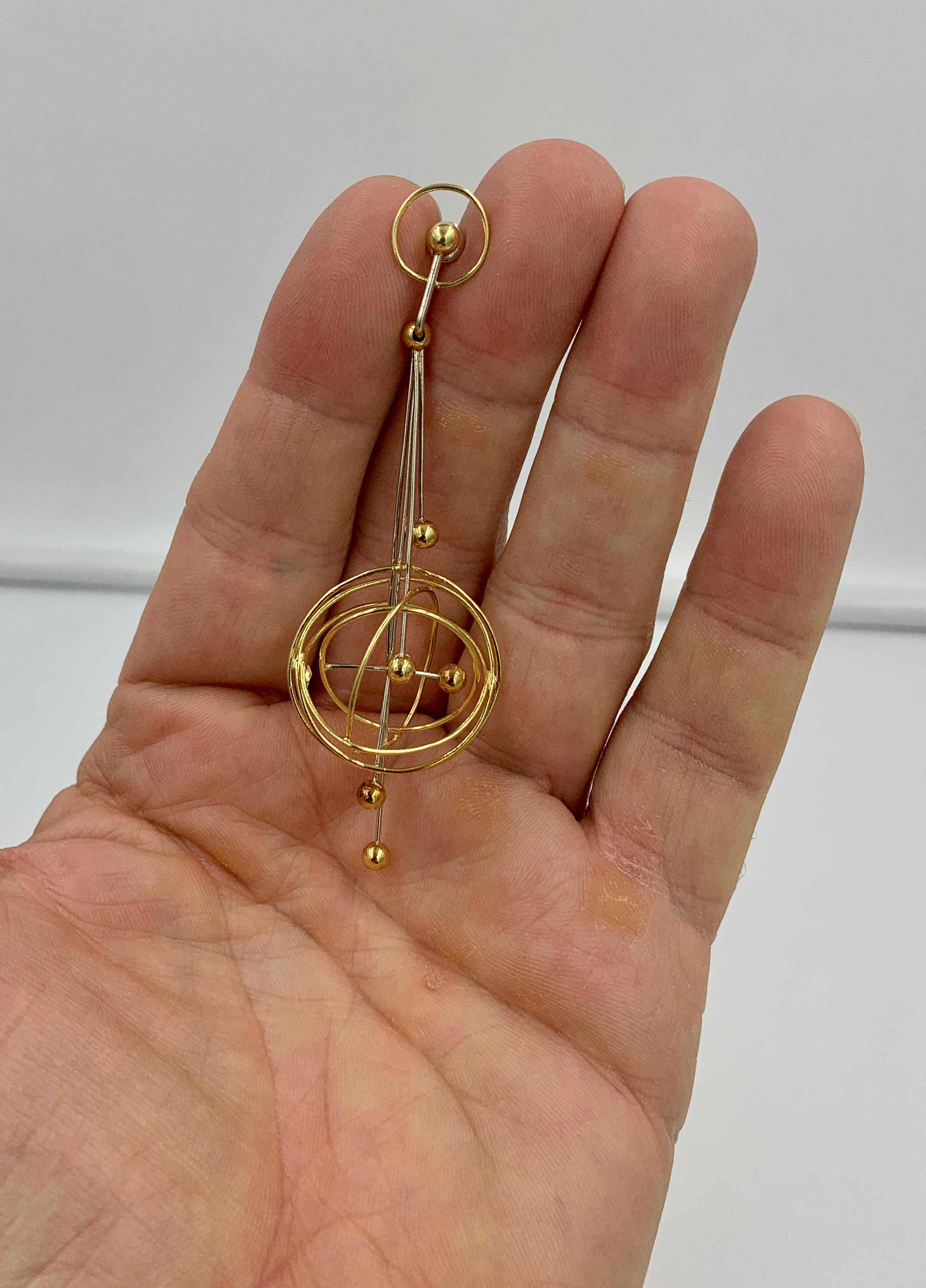 Modernist 18 Karat Gold Dangle Drop Earrings Sputnik Retro In Good Condition For Sale In New York, NY