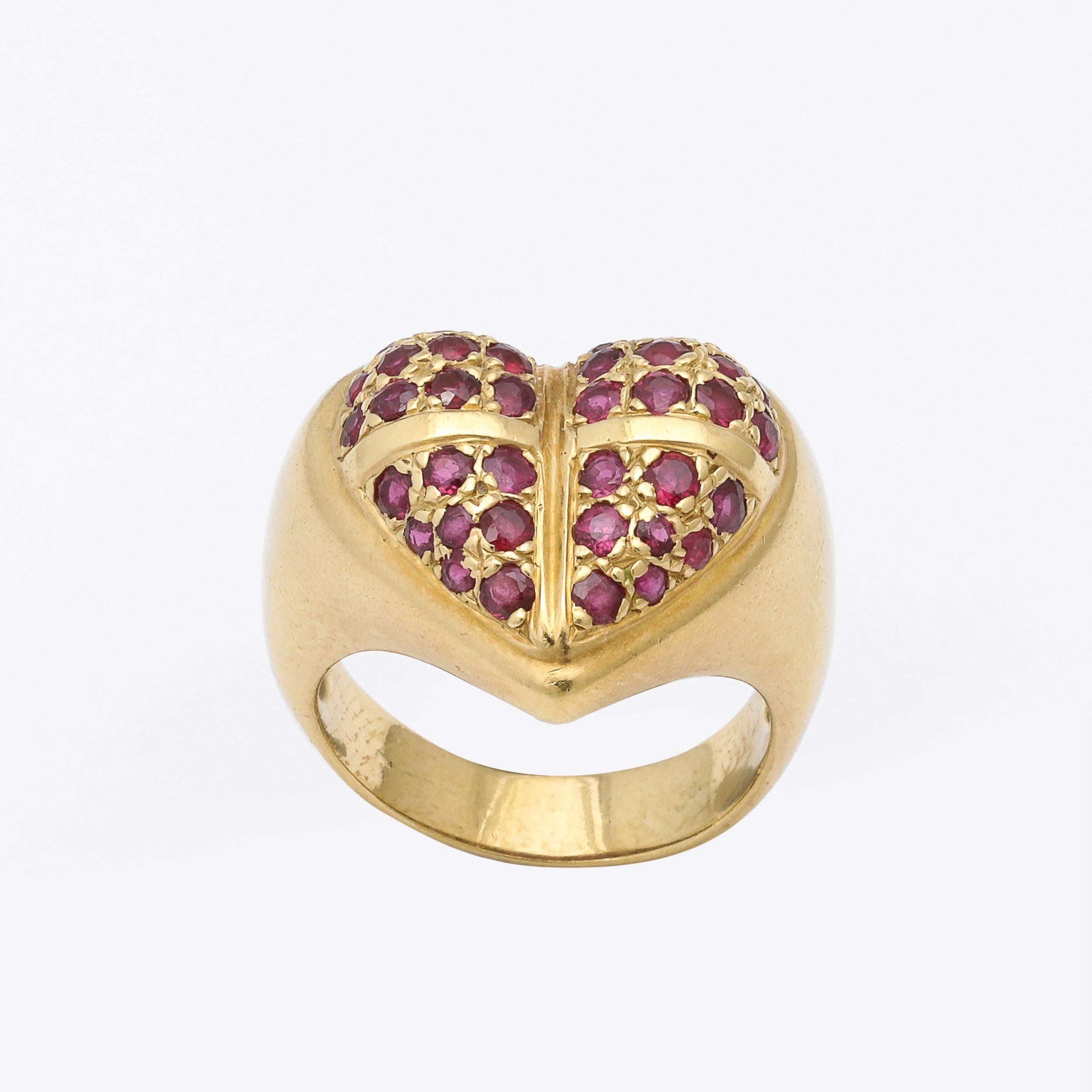 Modernist 18 Karat Gold and Ruby  Heart Ring signed Kisselstein Cord For Sale 3