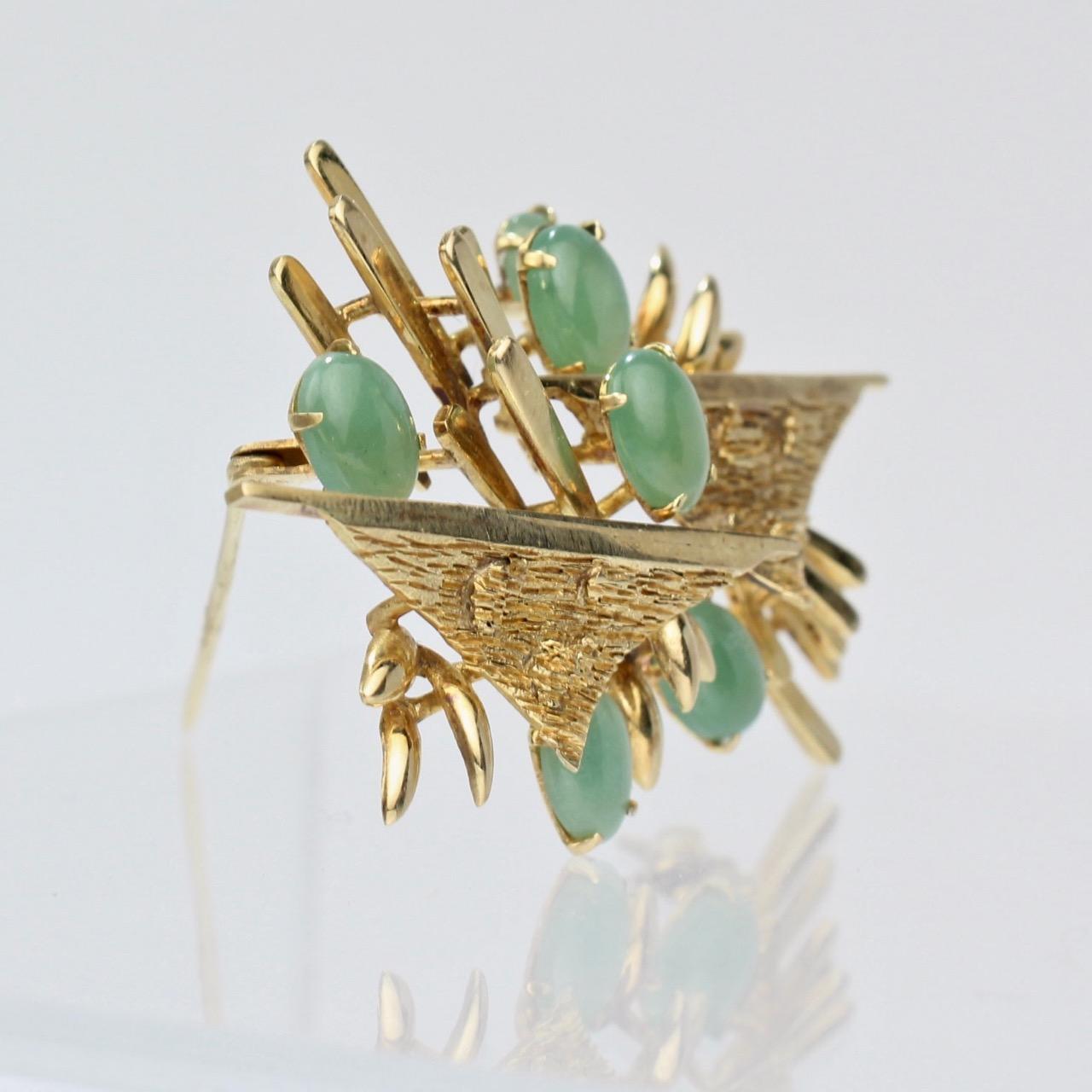 Modernist 18 Karat Gold and Jade Cabochon Brooch In Good Condition In Philadelphia, PA