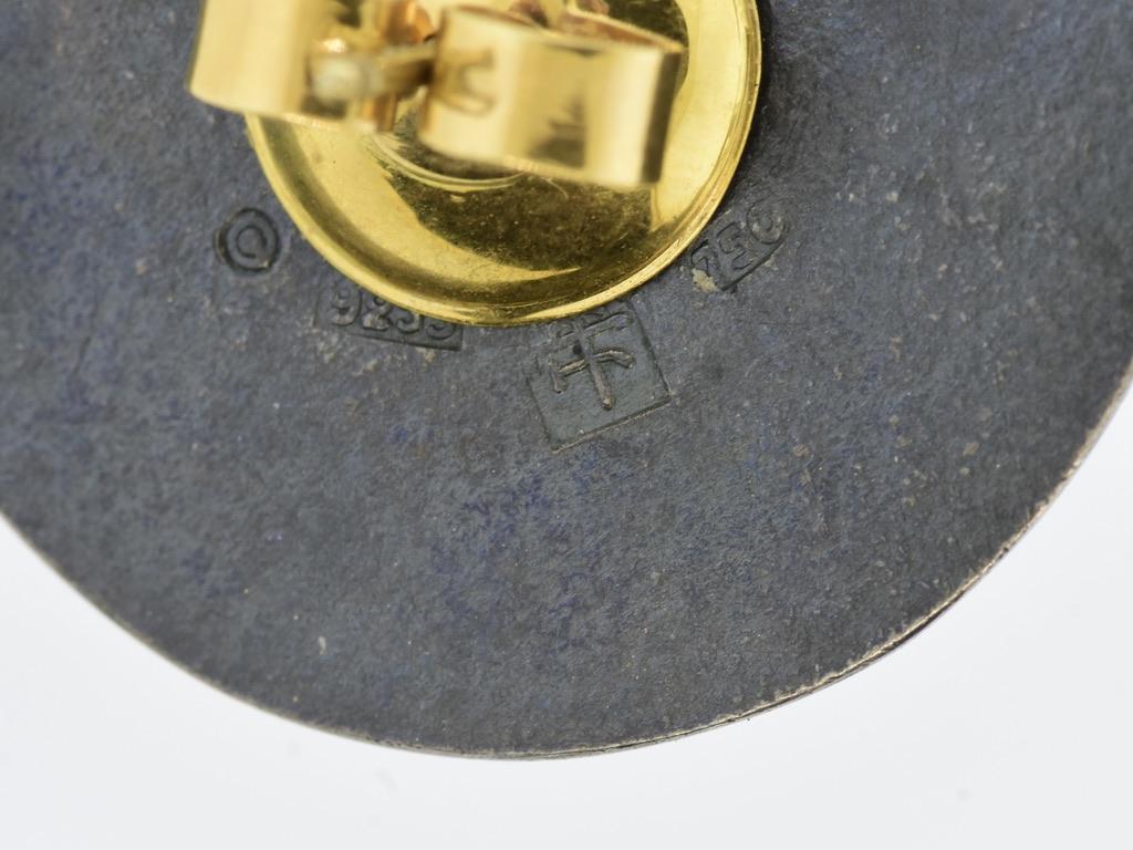 Modernist 18K Gold & Oxidized Sterling Silver Earrings, by H. O'Connor,  c 2000 For Sale 3