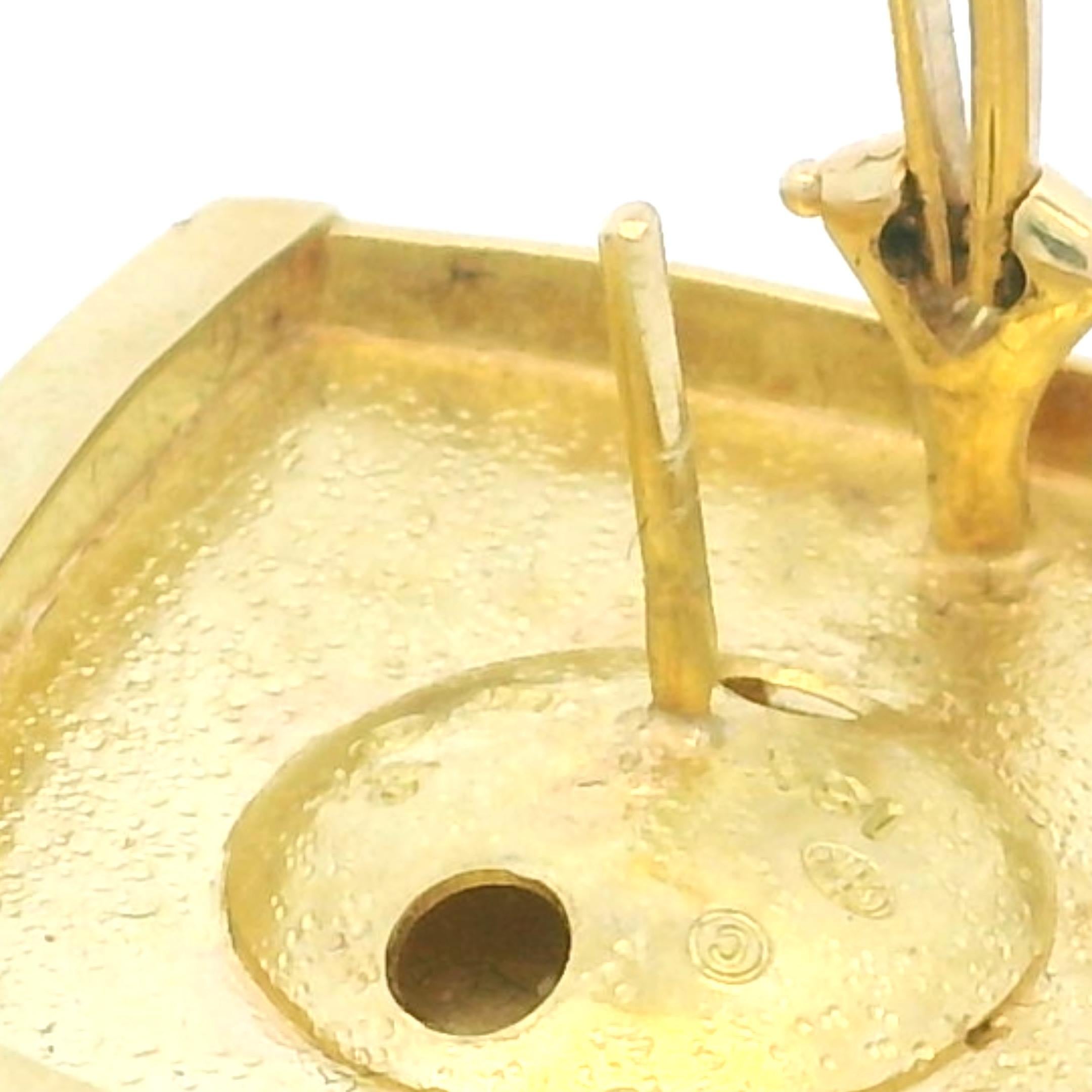 Orecchini a clip modernisti in oro giallo 18 carati e giada con dettaglio di granulazione in vendita 3