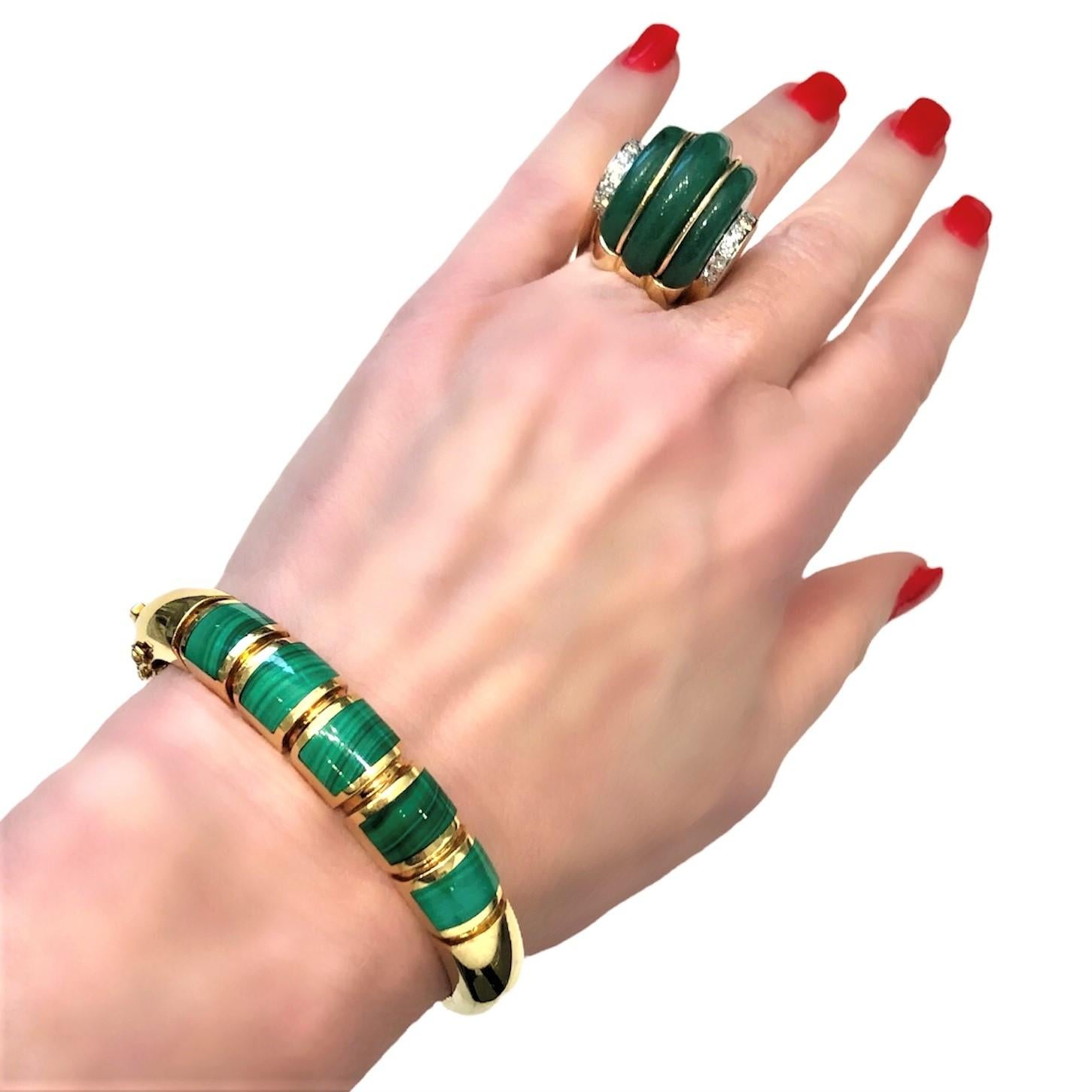 Modernist 18k Yellow Gold and Malachite Bangle Bracelet by Designer S'Paliu In Good Condition In Palm Beach, FL