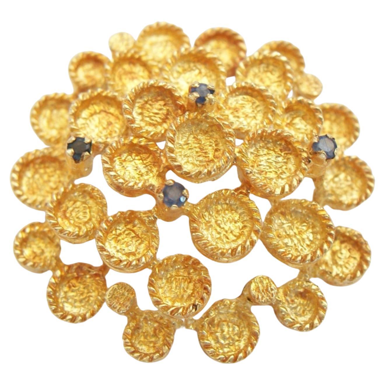 Modernist 18K Yellow Gold Brooch with Sapphires, Italy, Circa 1970's For Sale