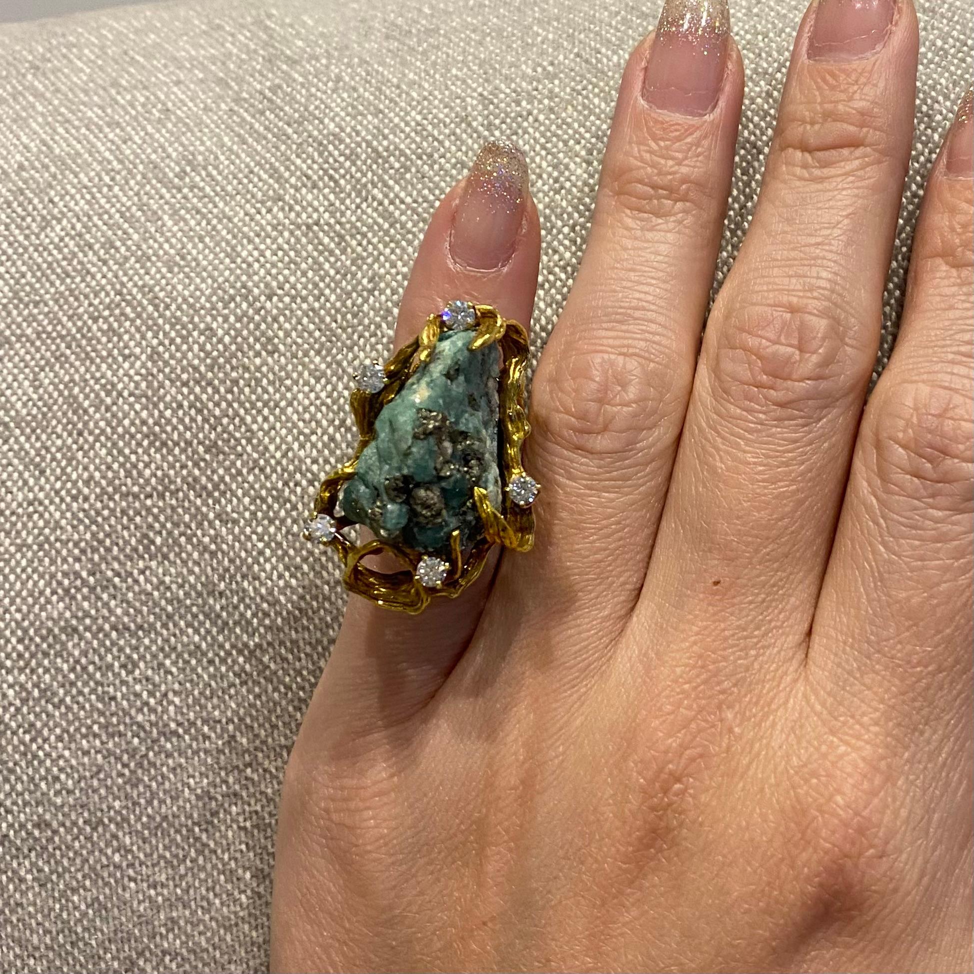Modernist 1960 Massive Cocktail Ring in 18k with VS Diamonds and Rough Emerald For Sale 2