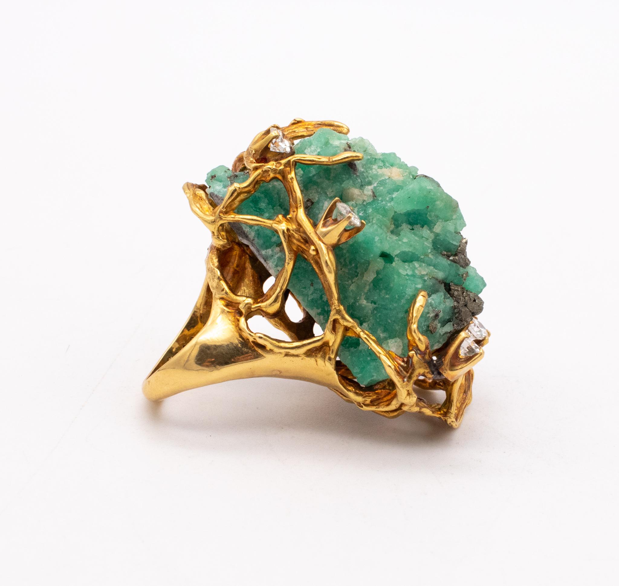 Modernist 1960 Massive Cocktail Ring in 18k with VS Diamonds and Rough Emerald In Excellent Condition For Sale In Miami, FL